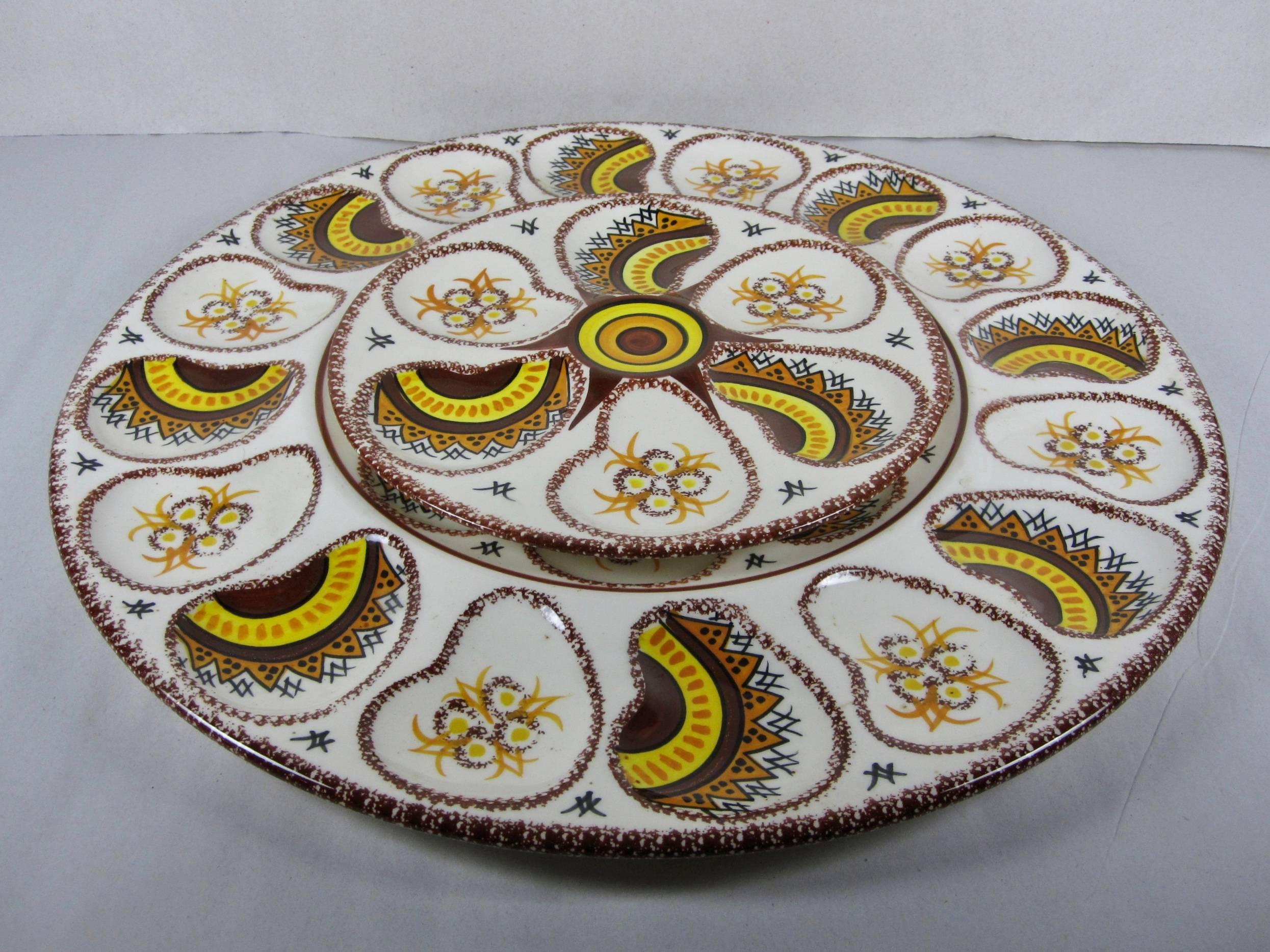 20th Century Mid-Century Modern French Quimper Faïence Oyster Service for 12 - 13 Pieces