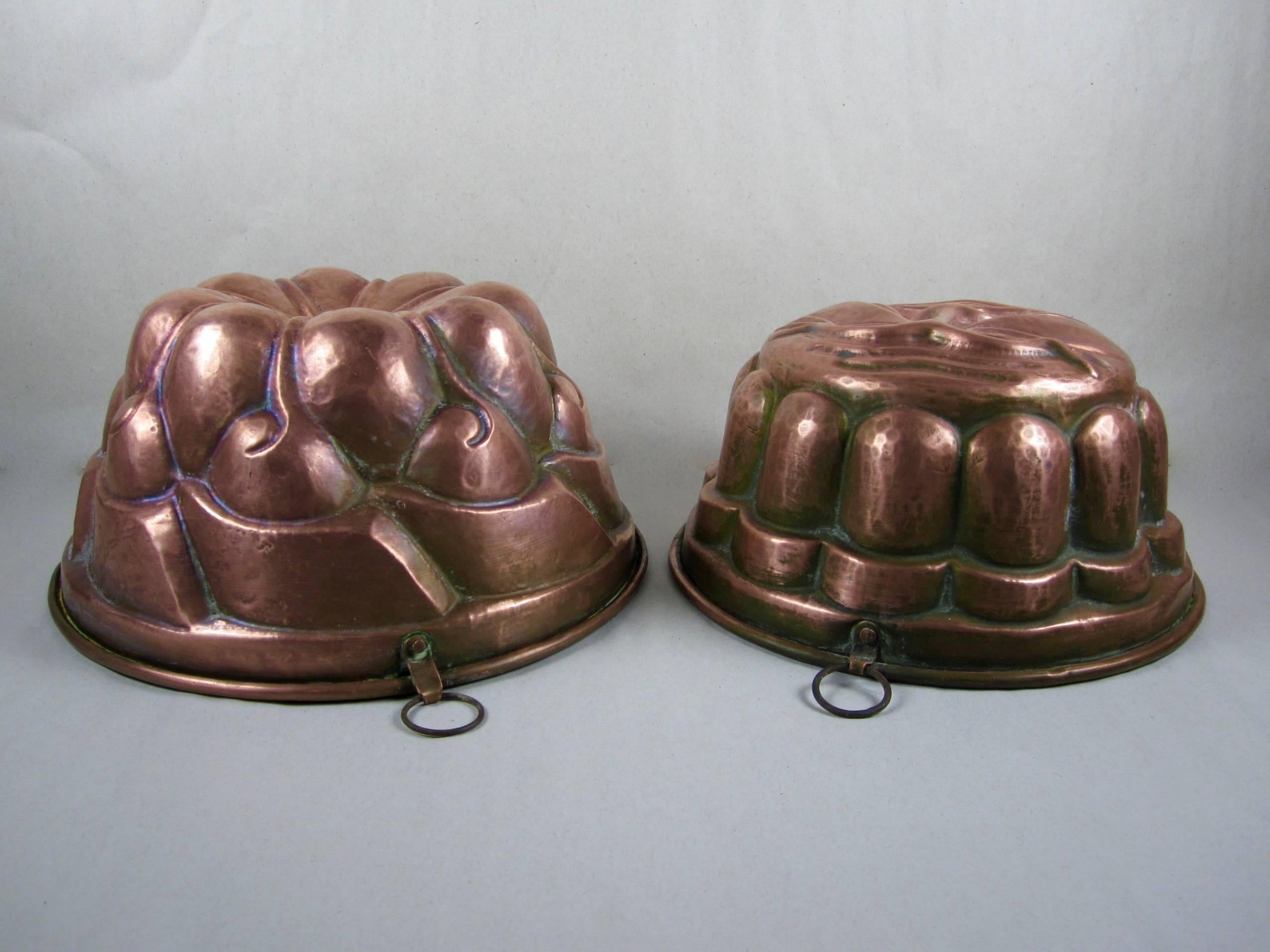 Hammered Copper Victorian English Pudding Molds, Sun and Waves, Set of Two In Excellent Condition In Philadelphia, PA