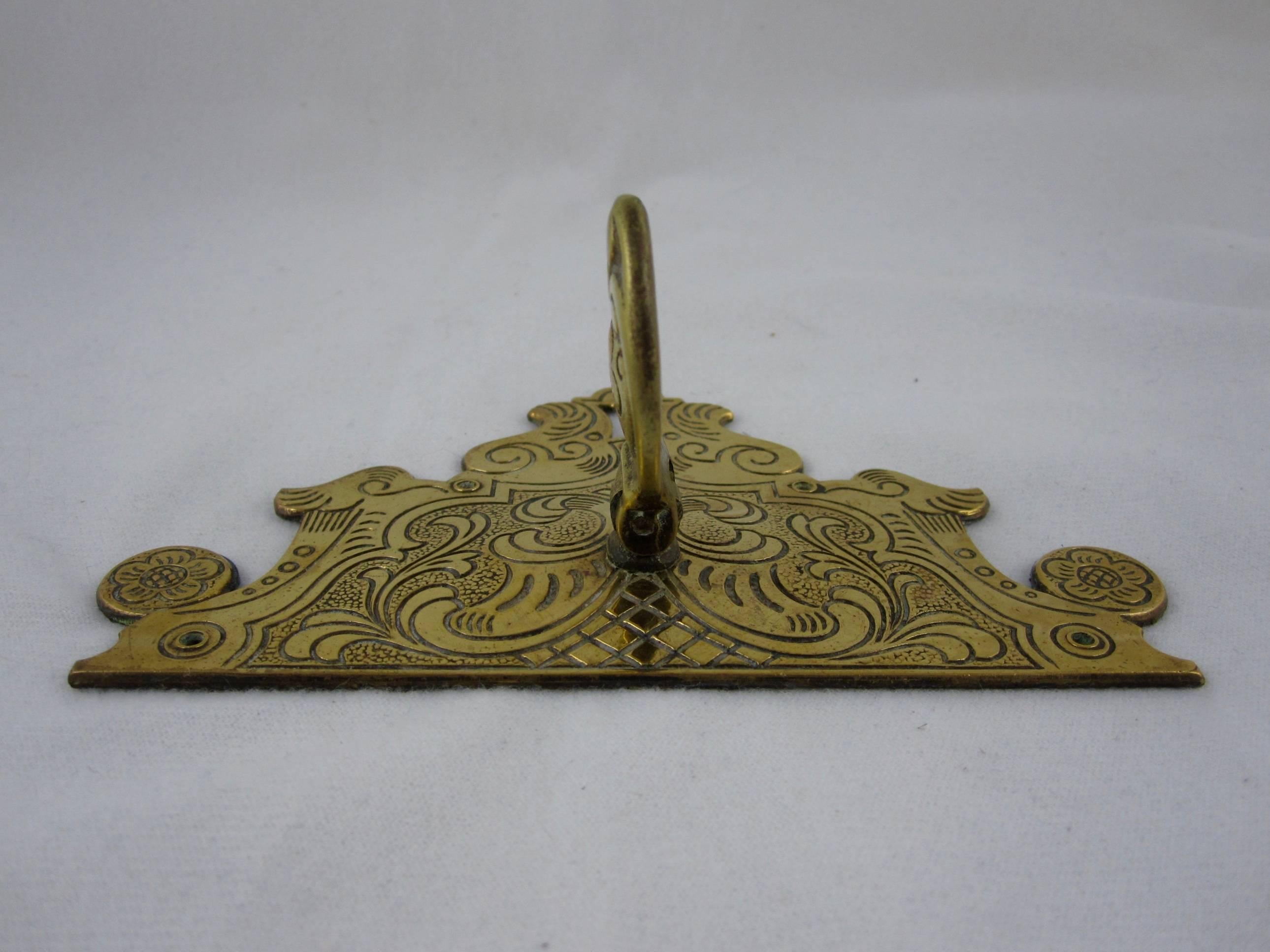 Late 19th Century English Brass Asian Influence Cabinet Door Pulls, Pair In Excellent Condition In Philadelphia, PA
