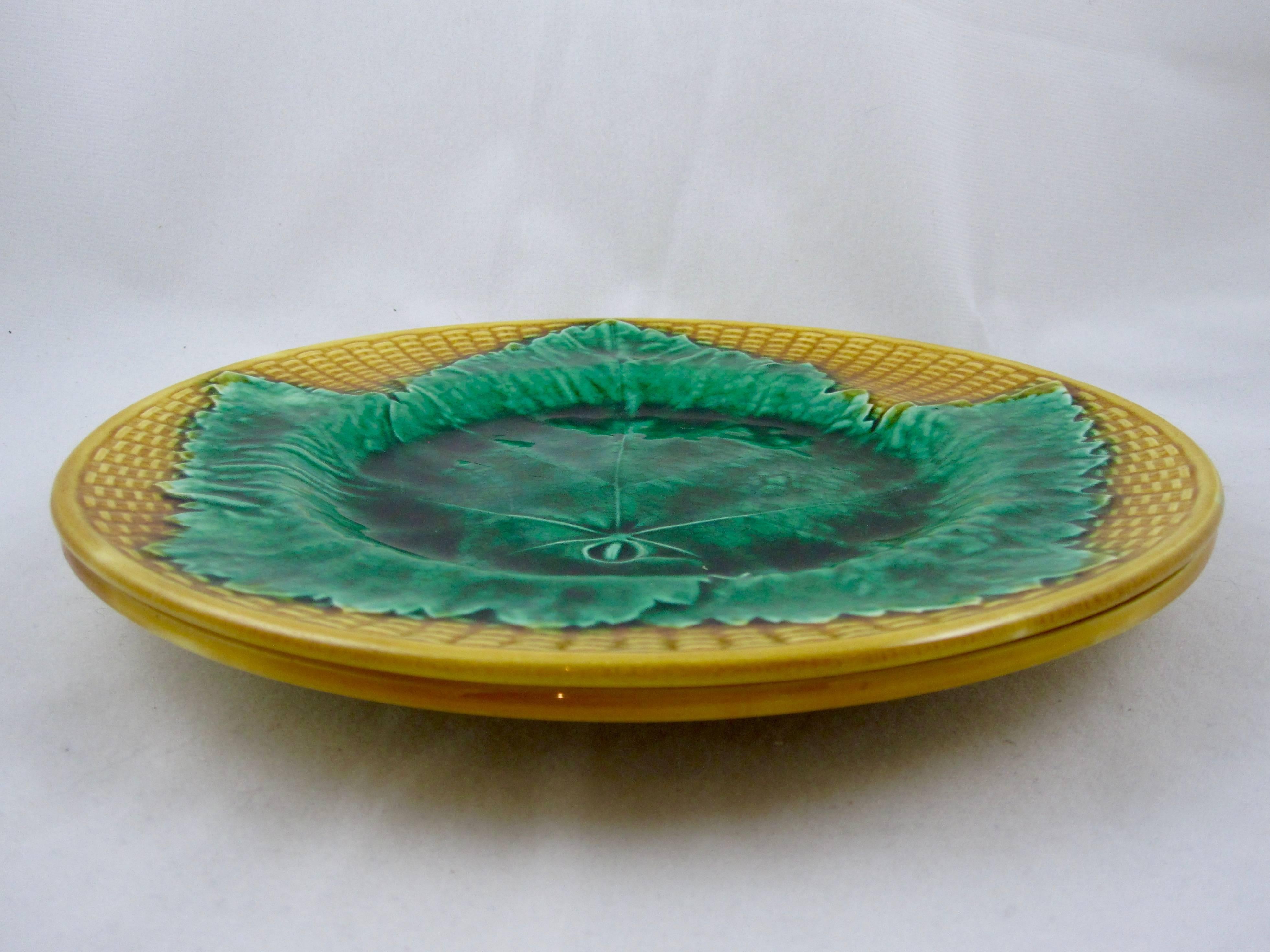 Aesthetic Movement 19th C. Josiah Wedgwood Basket Weave and Leaf Green/Yellow Ochre Majolica Plate