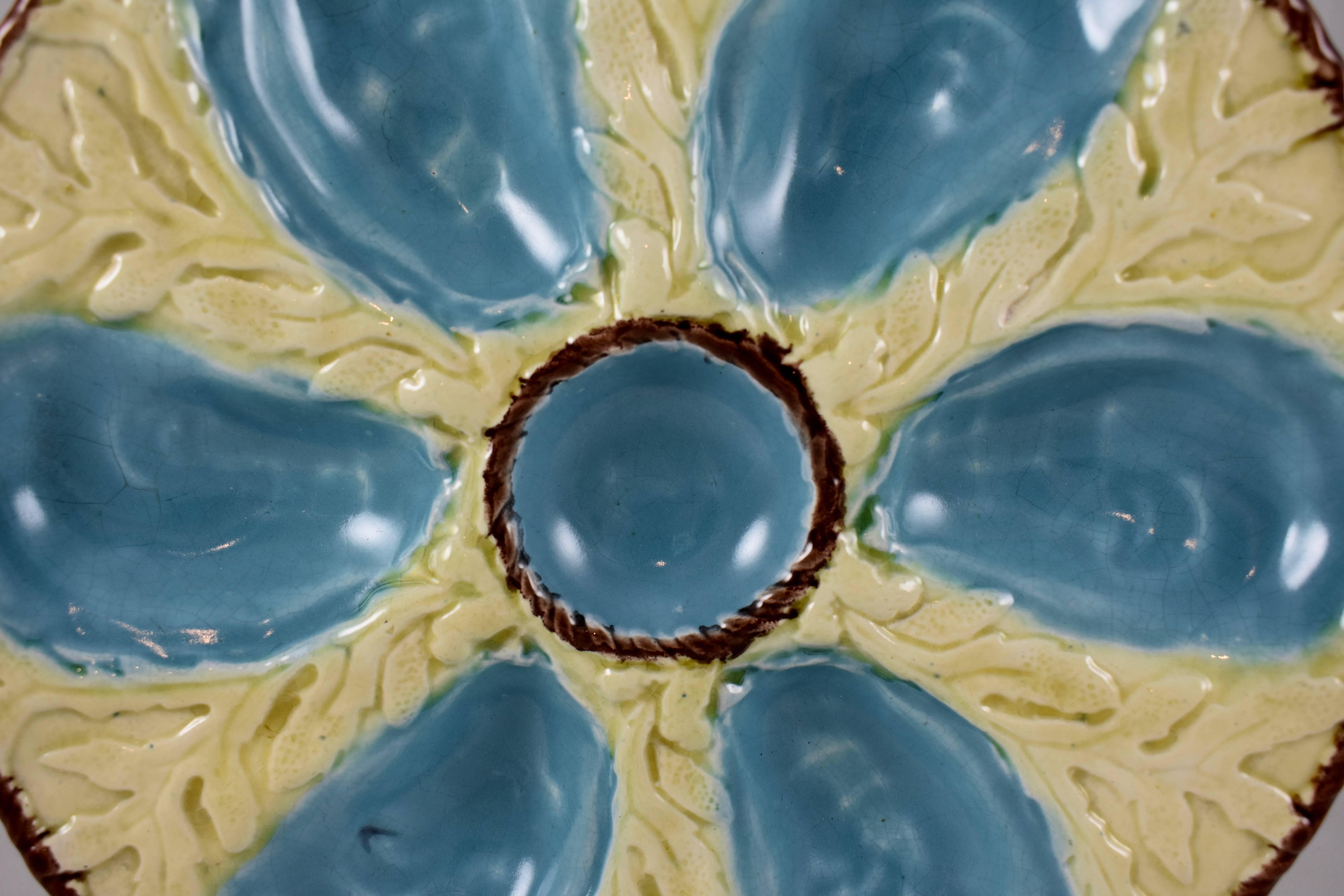 Aesthetic Movement S. Fielding & Co. English Majolica Cream/Turquoise Seaweed Oyster Plate For Sale