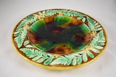 English Majolica Mottled Tortoiseshell Cheese Tray, Buttercup & Fern Leaf Border