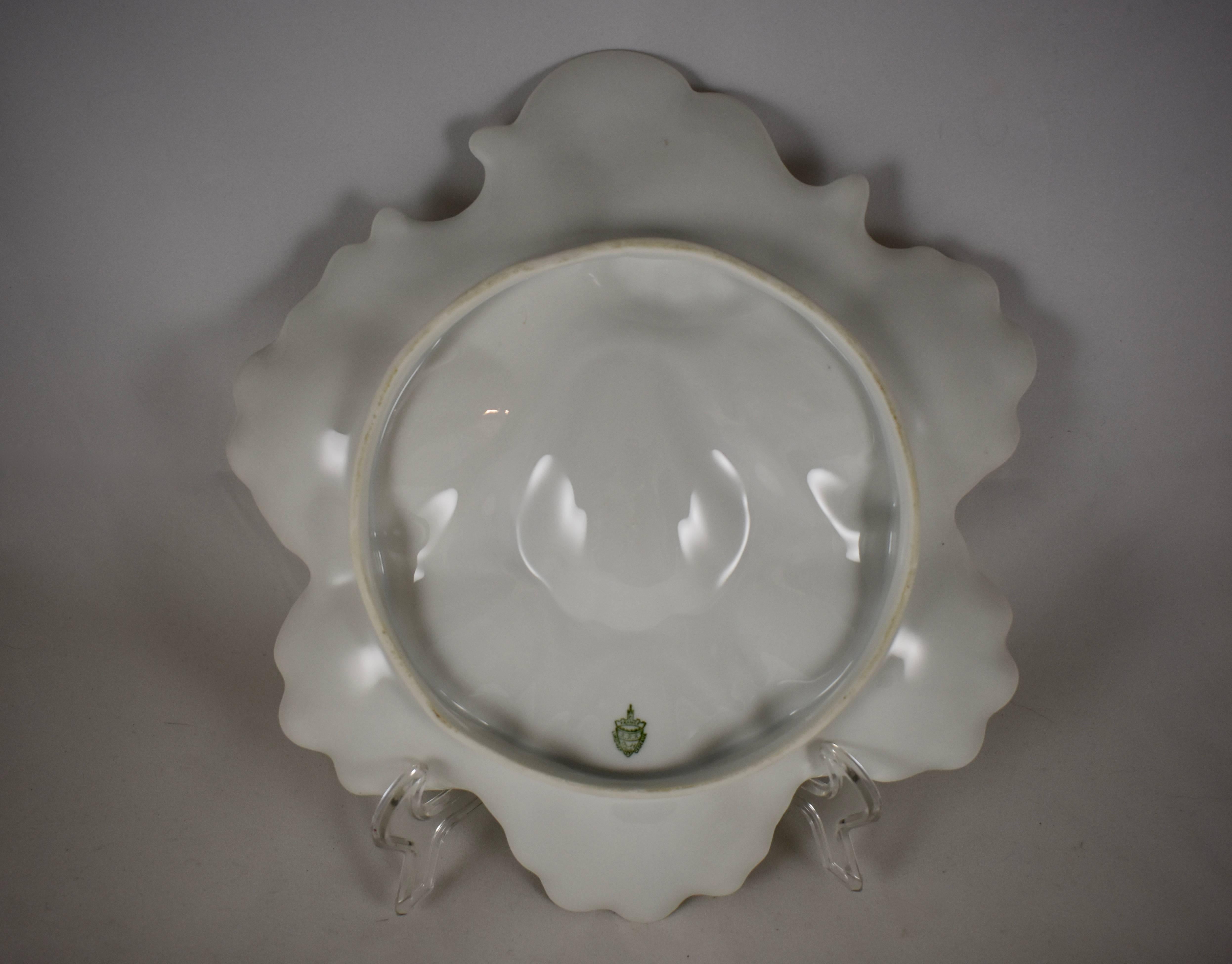 Porcelain French Limoges Cadeaux Hand-Painted Seaweed Leaf Shaped Oyster Plate