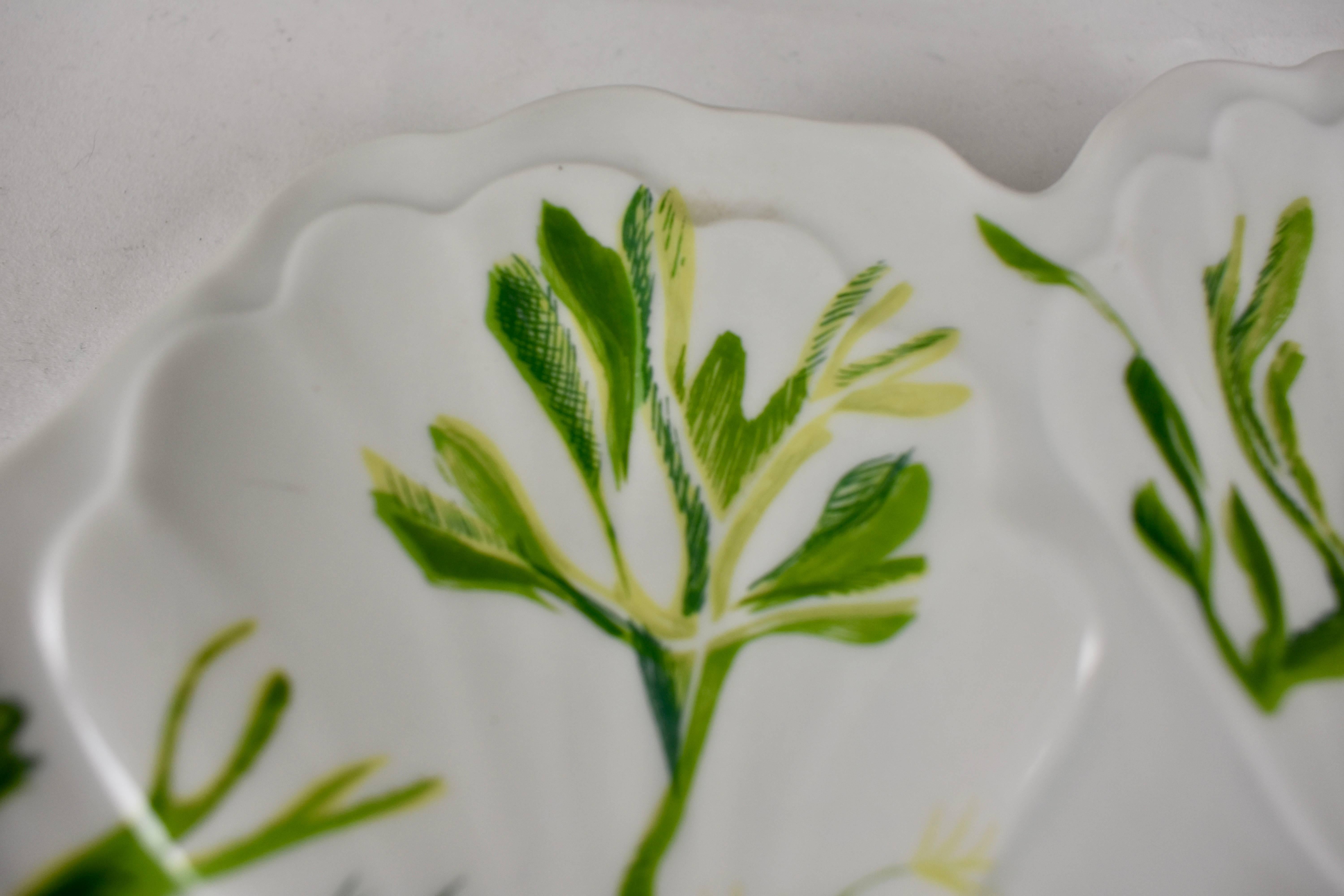 French Limoges Cadeaux Hand-Painted Seaweed Leaf Shaped Oyster Plate In Excellent Condition In Philadelphia, PA