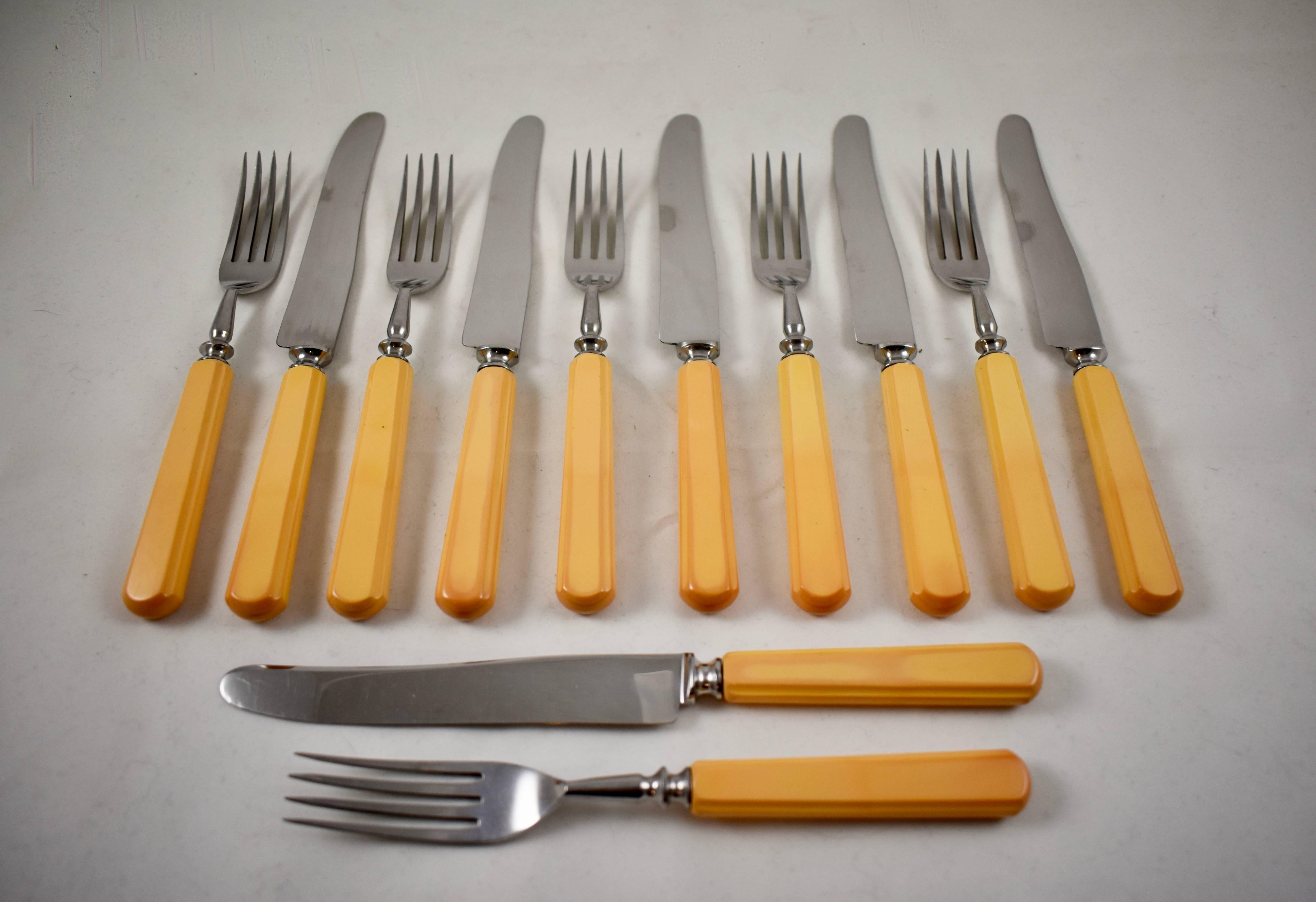 American 1930s Boker Bakelite Art Deco Flatware Boxed Set, Service for Six
