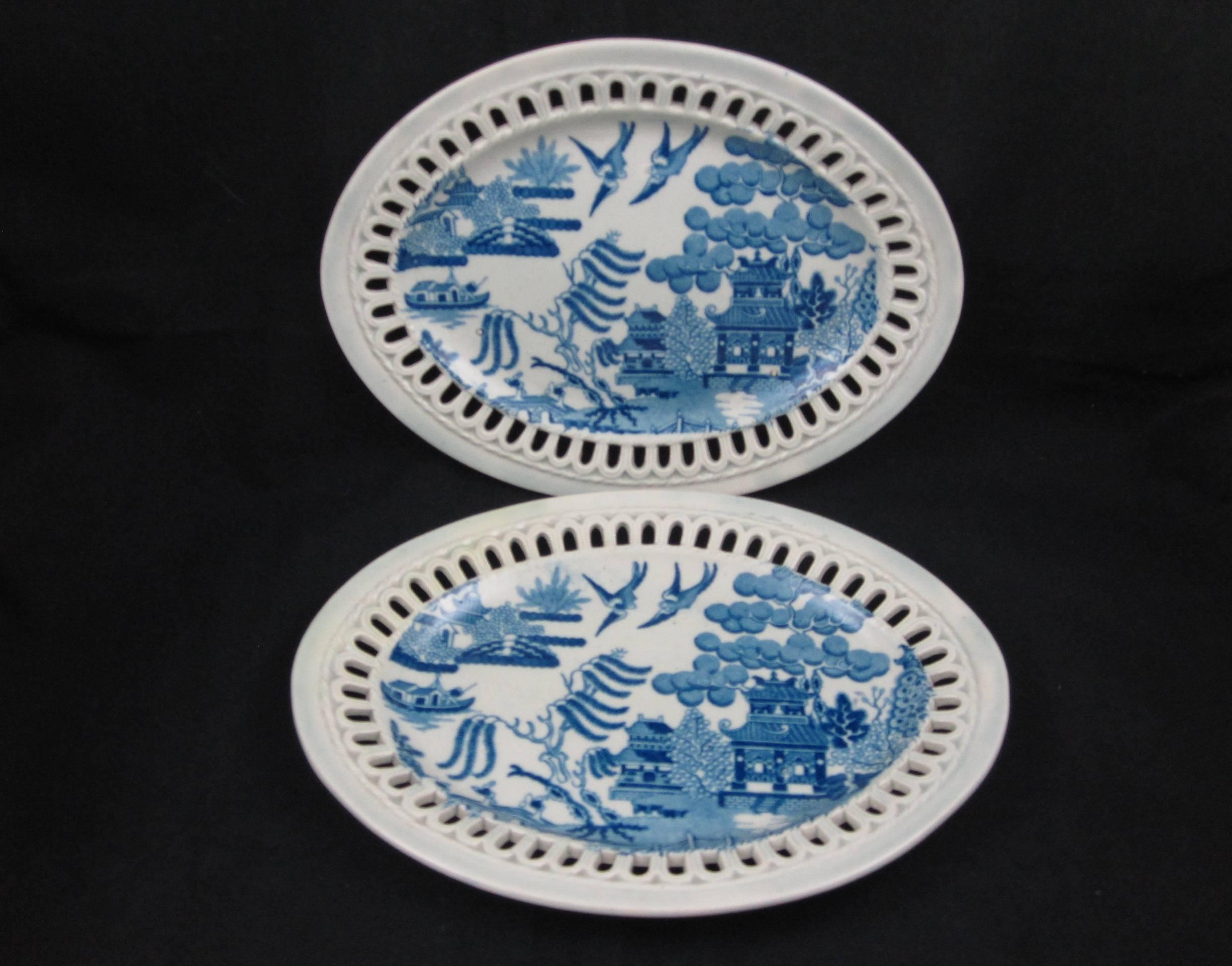 18th Century Staffordshire Pearlware Willow and Bird Baskets on Stands 1