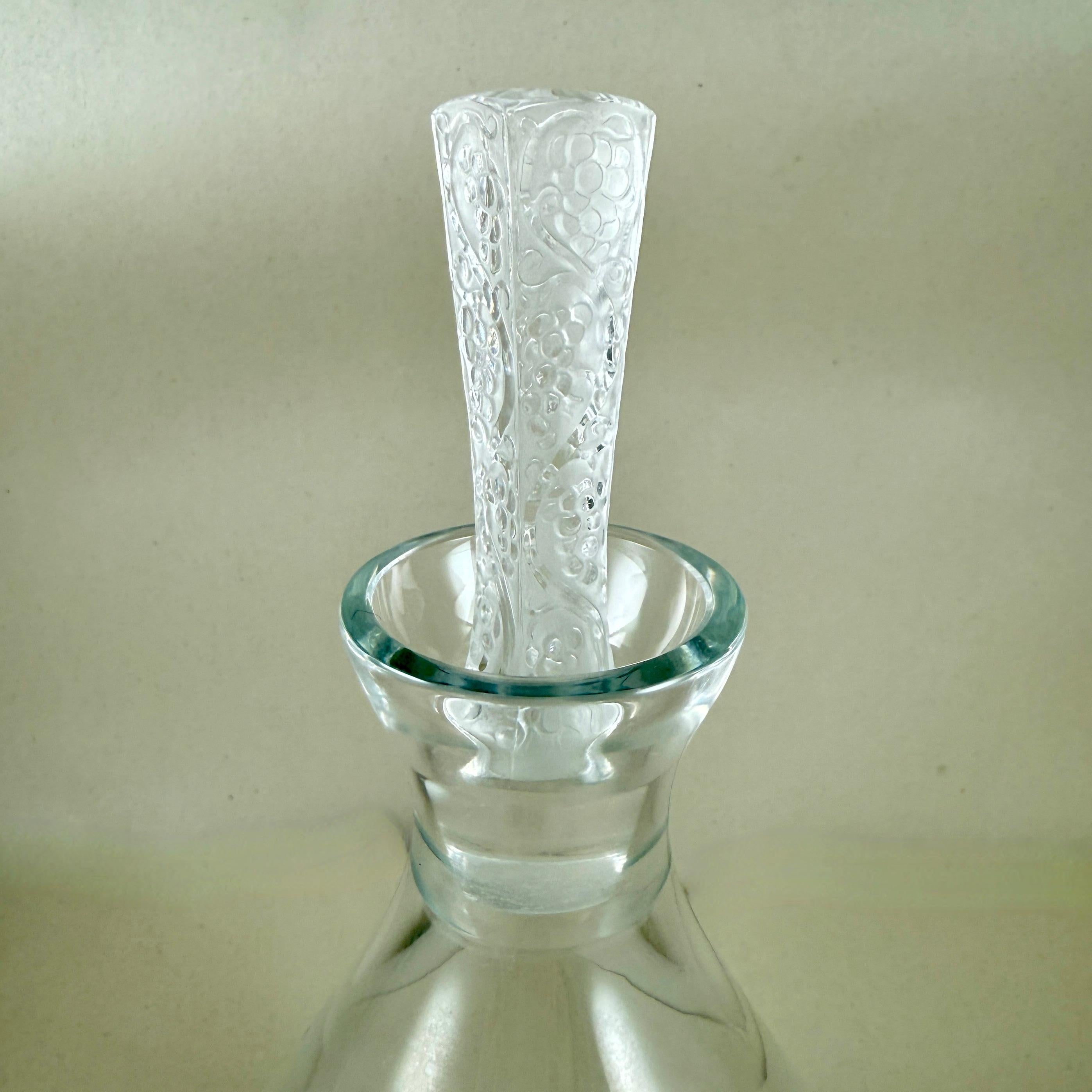Moulé Carafe à décanter Phalsbourg en cristal de Lalique en vente