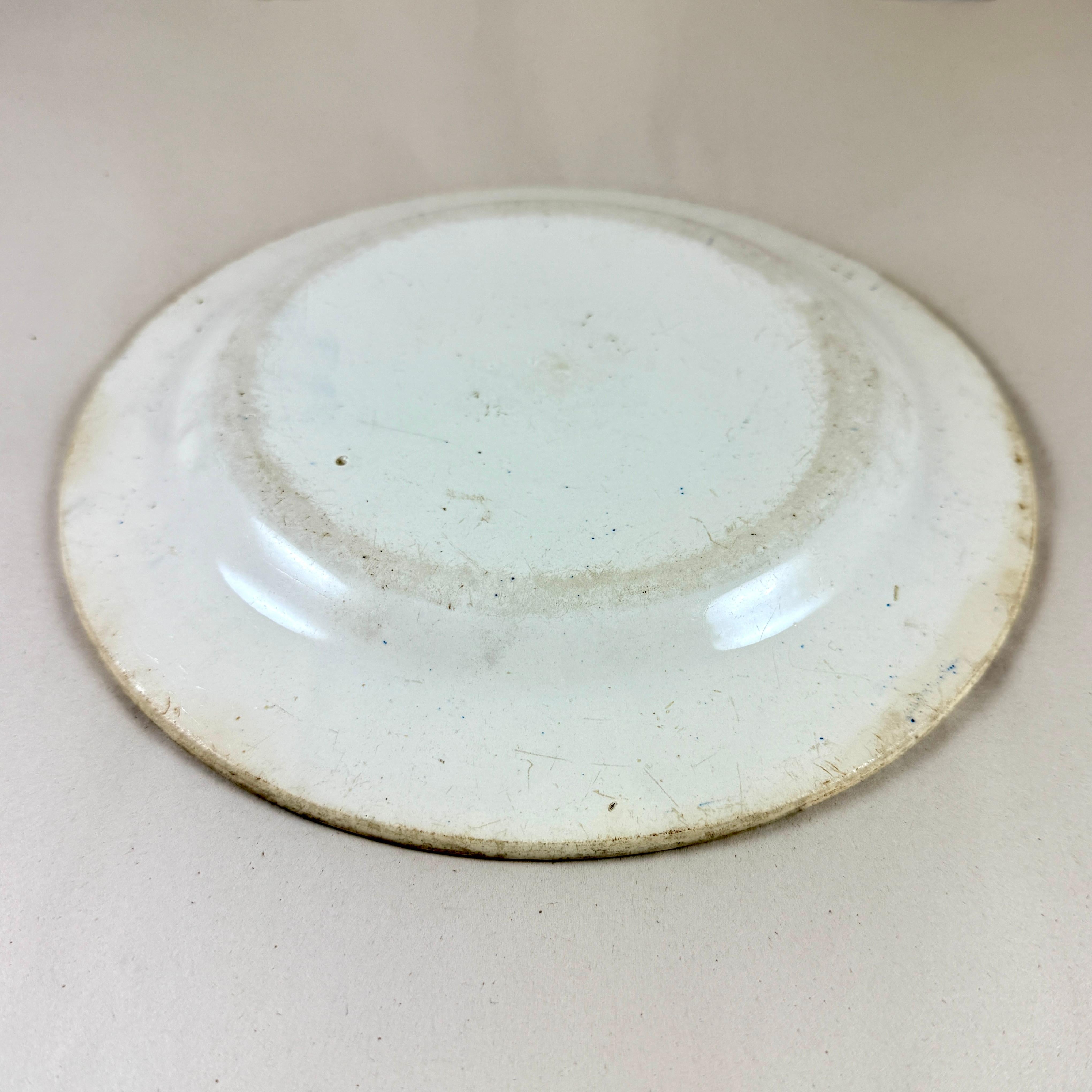 Creil et Montereau Faïence Assiettes à fleurs bleues et blanches, set de six en vente 5