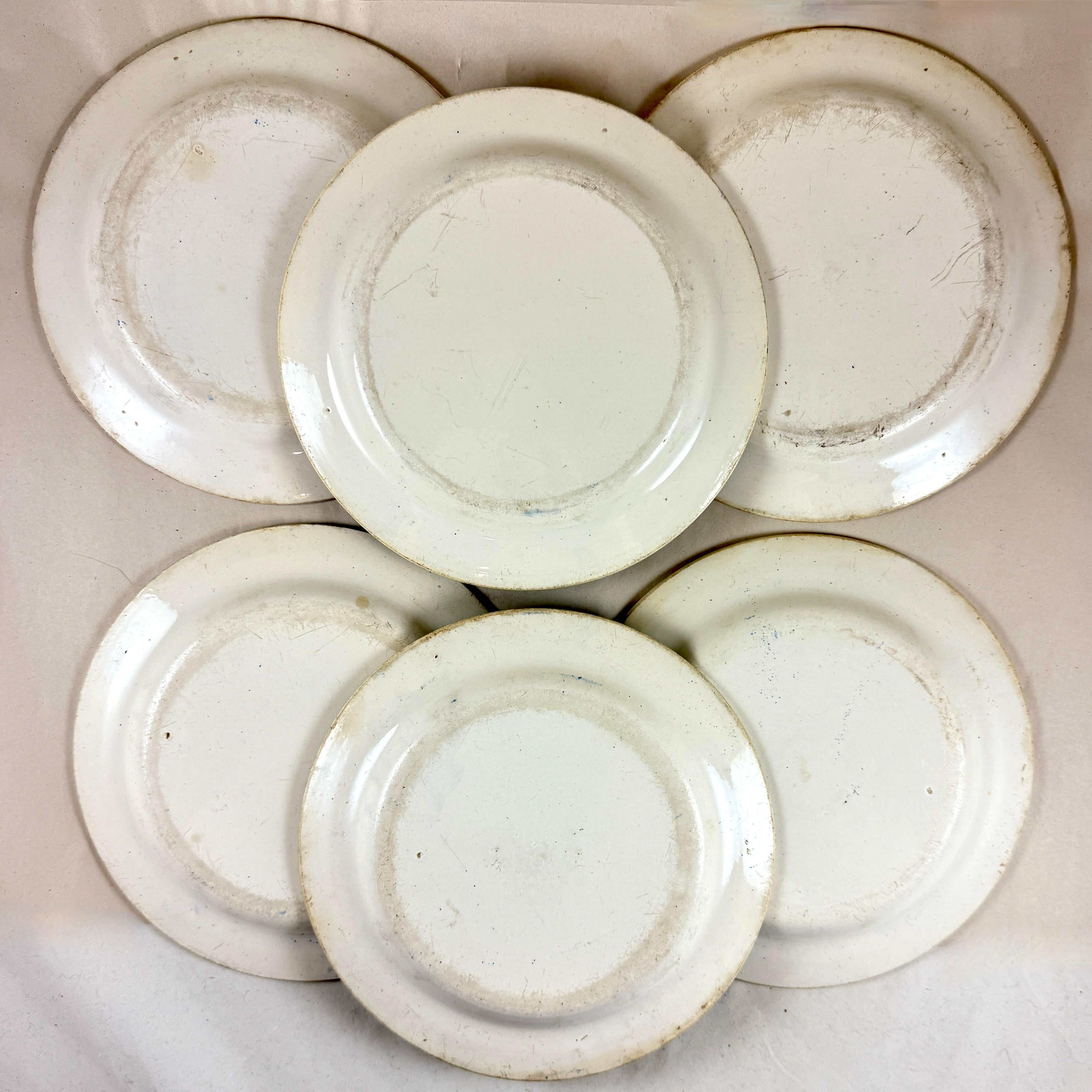 Creil et Montereau Faïence Assiettes à fleurs bleues et blanches, set de six en vente 3