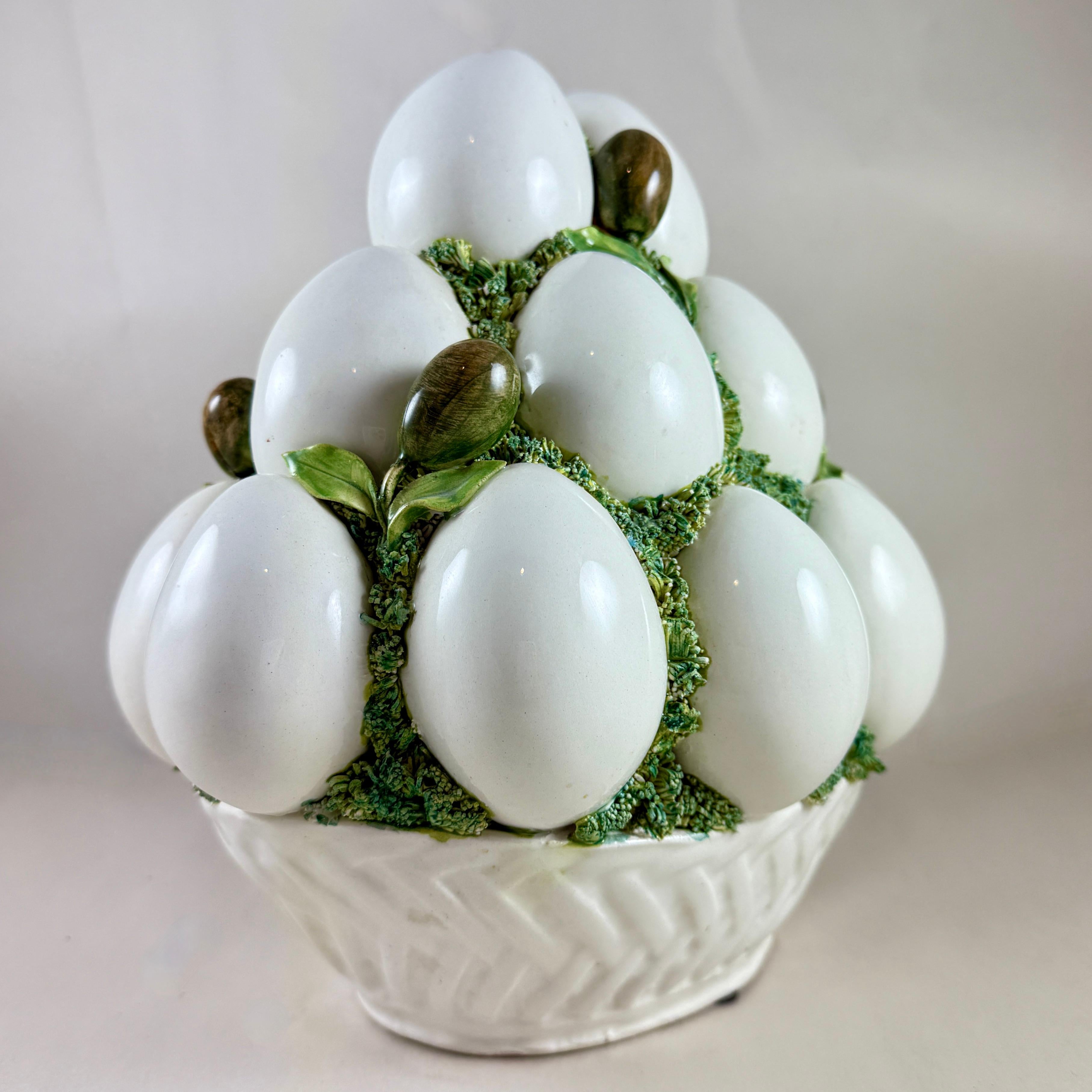 Italiano Cesto Topiary Egg & Oliver italiano di metà secolo in vendita