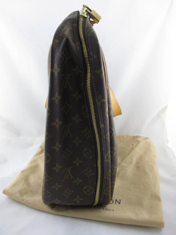 Louis Vuitton Vintage LV Monogram Excursion Travel Shoe Bag w/ Padlock and  Dustbag at 1stDibs