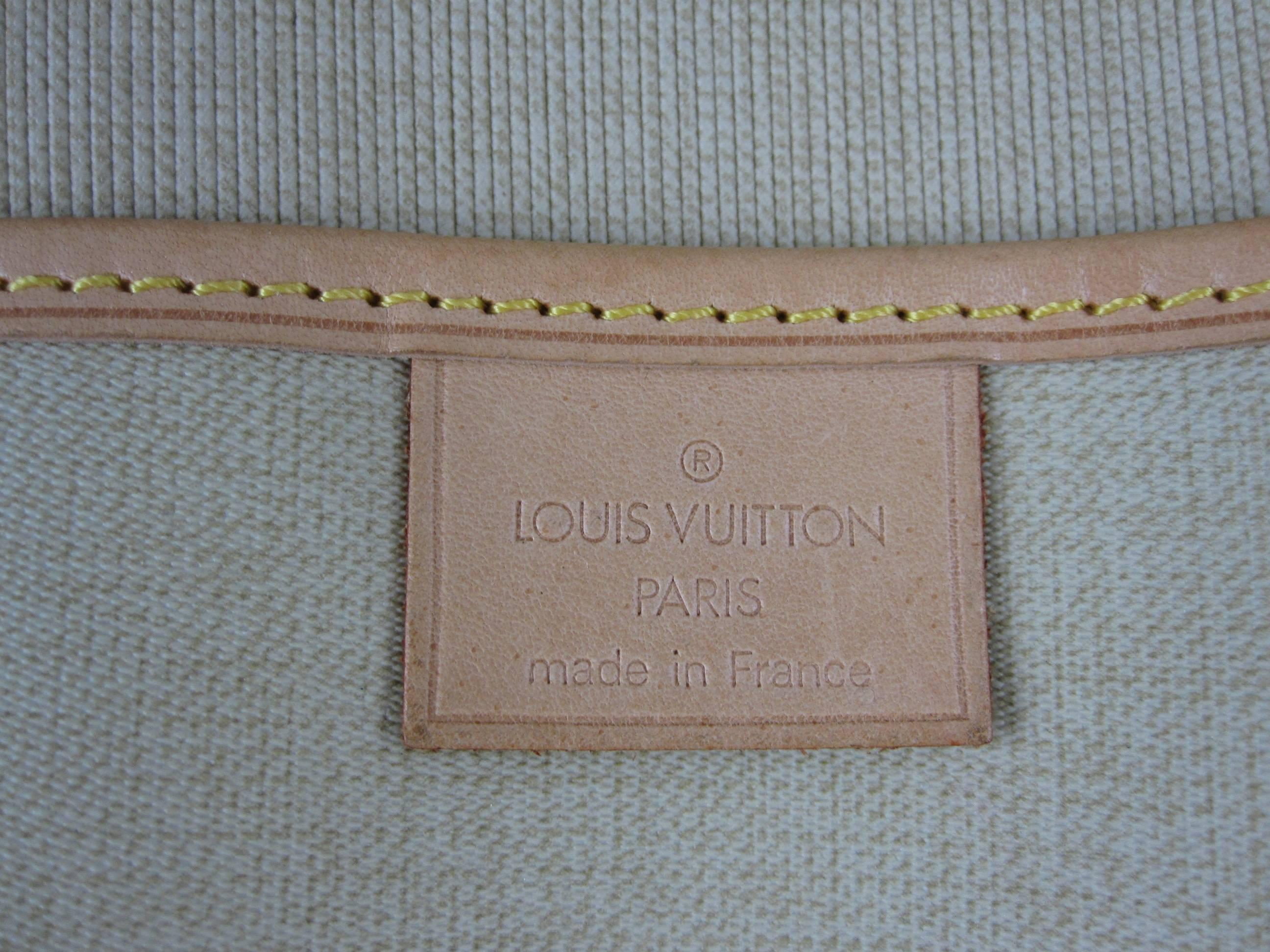 Hand-Crafted Louis Vuitton Vintage LV Monogram Excursion Travel Shoe Bag w/ Padlock & Dustbag