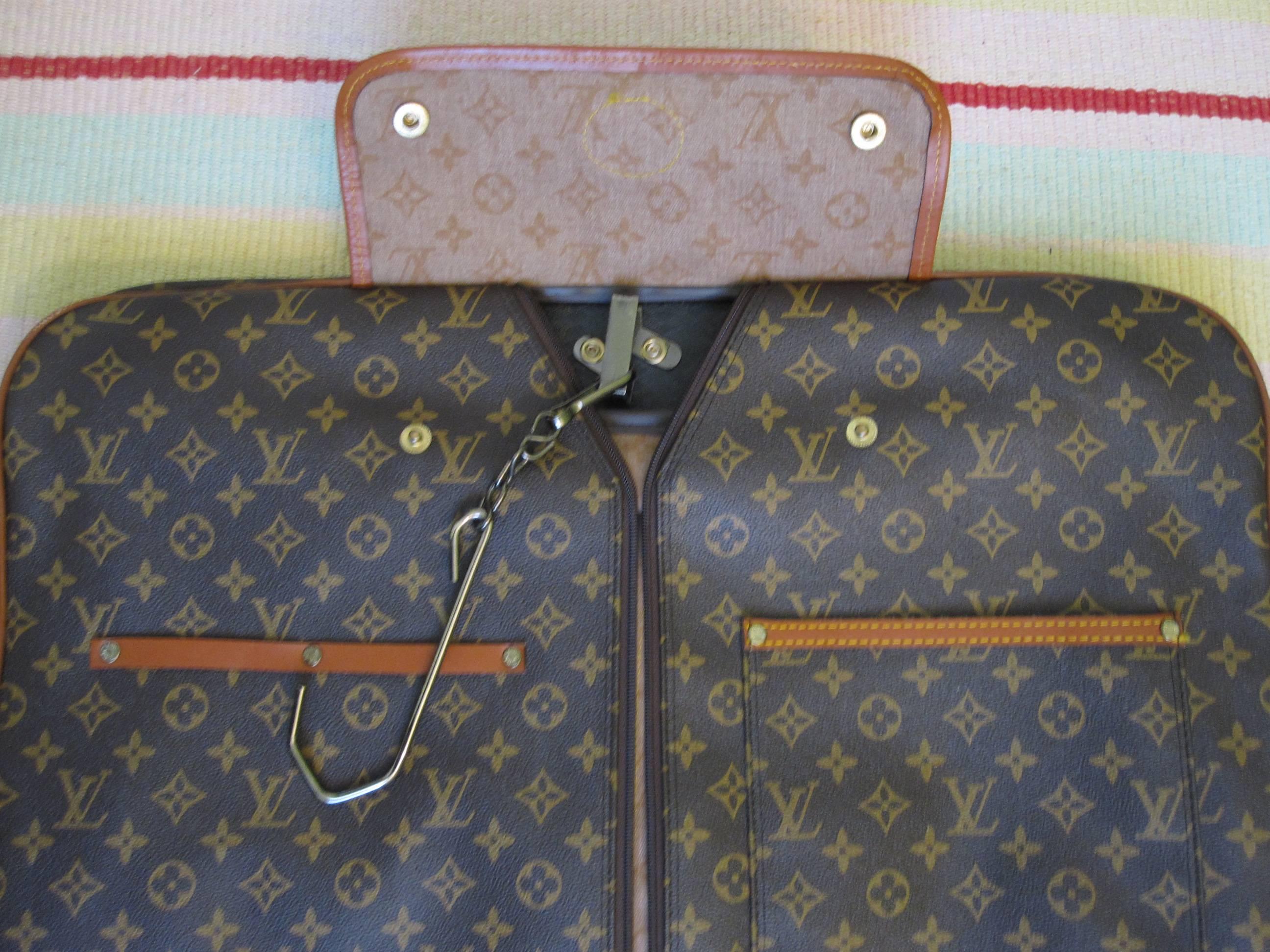 Modern Louis Vuitton Vintage Iconic LV Logo Monogram Fold over Large Garment Bag