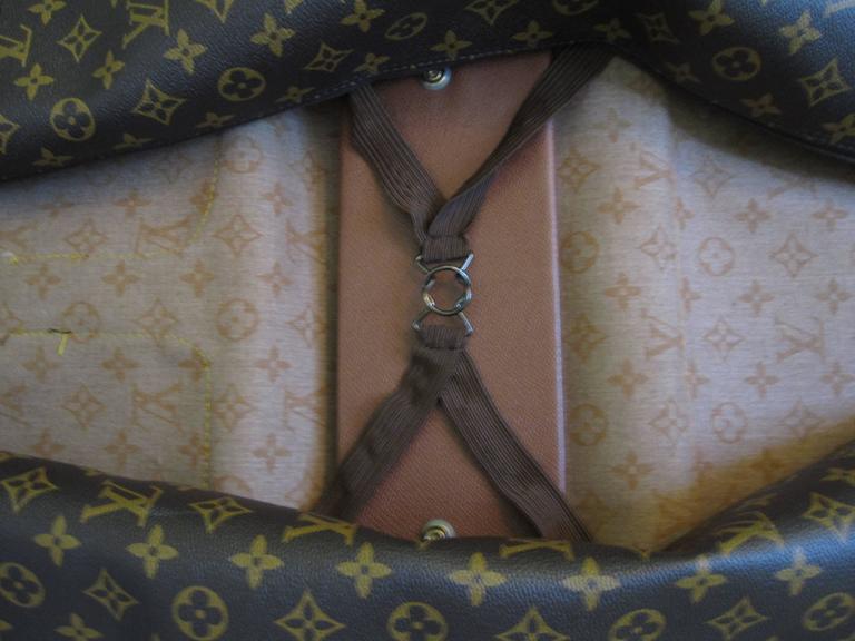 Vintage 90s authentic Beautiful Louis Vuitton folding garment luggage Bag