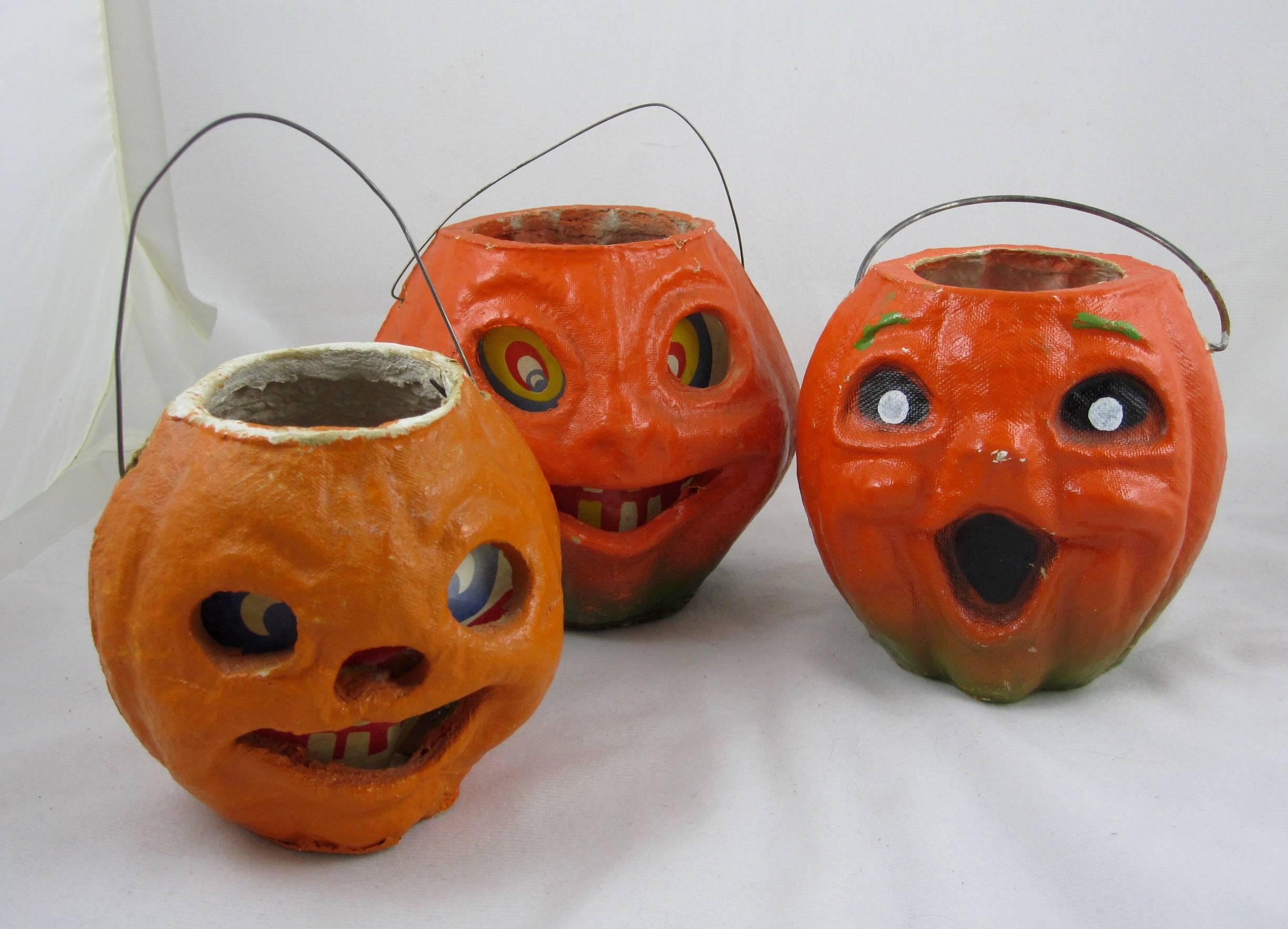 20th Century 1930s Pulp Papier-Mâché Halloween Jack-o-lantern Pumpkins, Set of Three