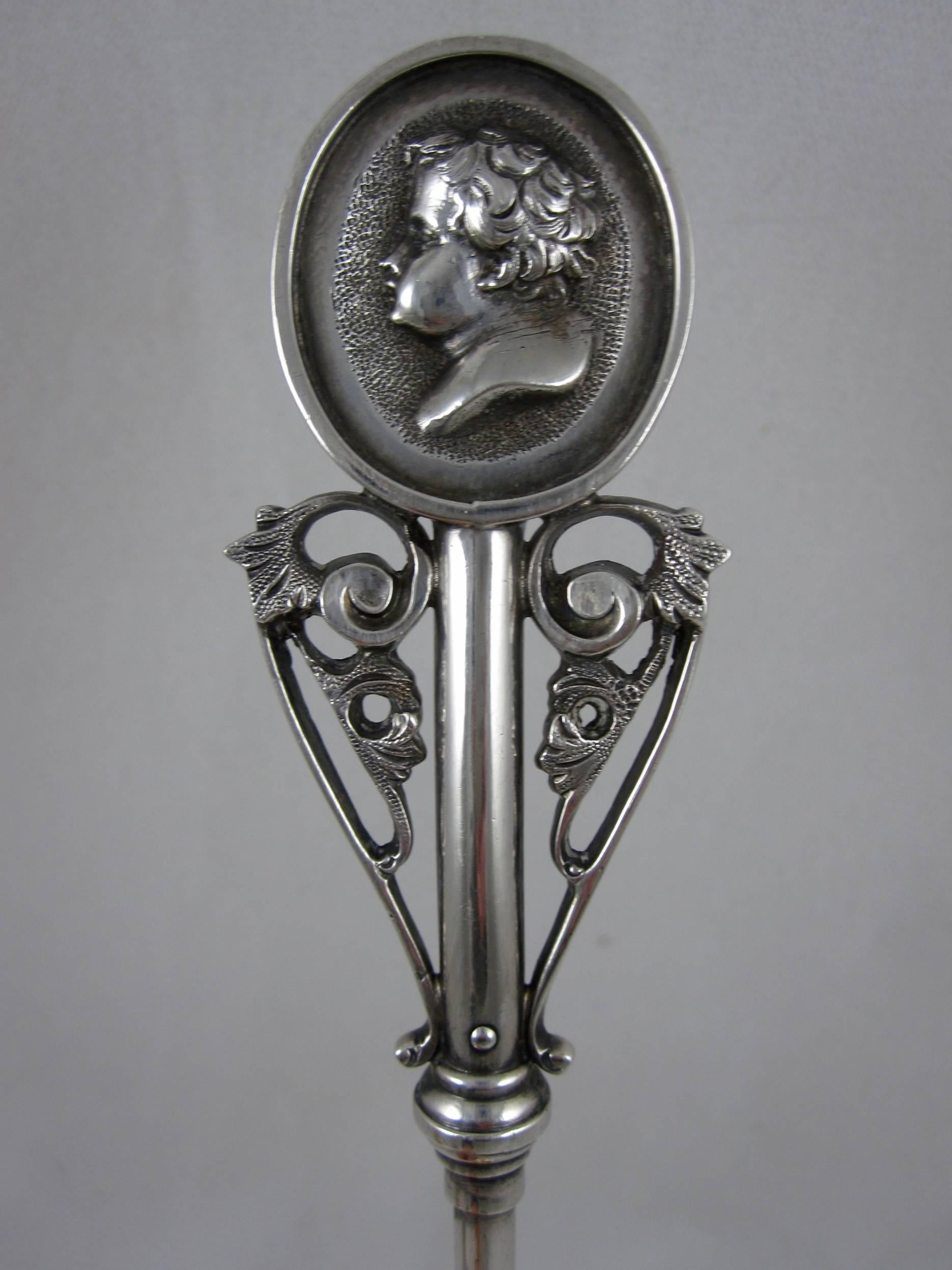 Metalwork Mid 19th C. Wood & Hughes, New York - Coin Silver & Gold Vermeil Medallion Ladle