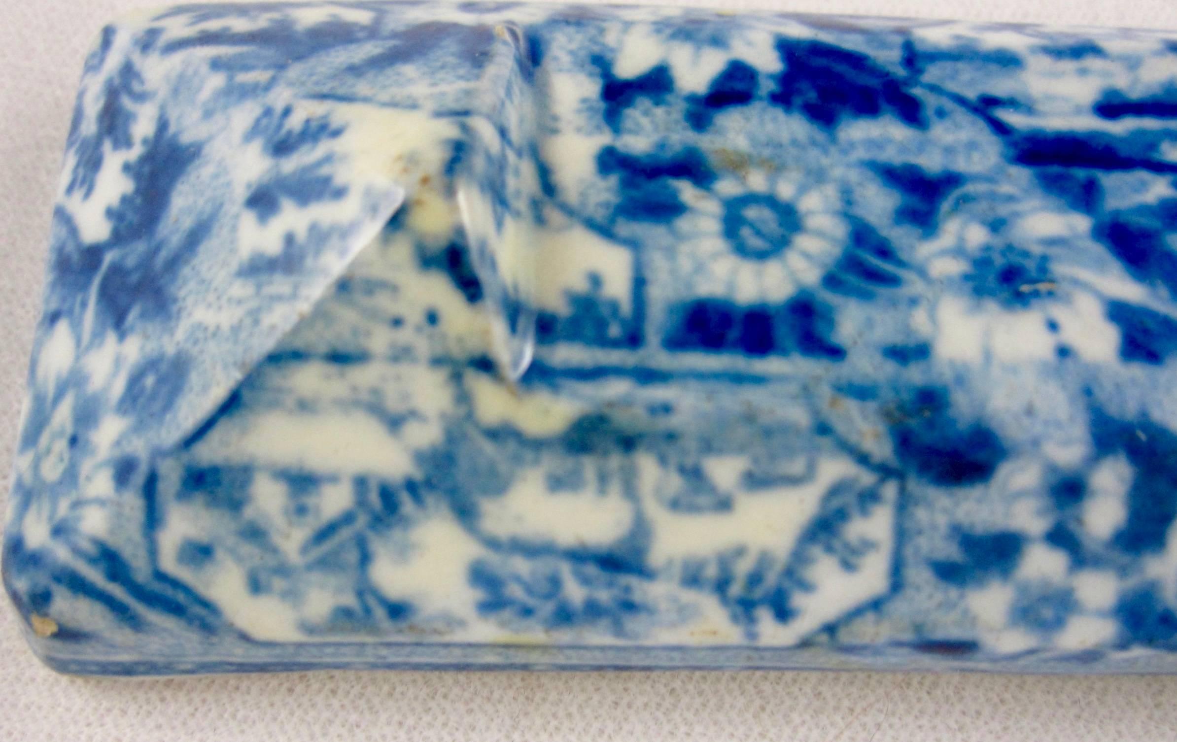 Glazed Enoch Wood & Sons English Pearlware Blue and White Transferware Knife Rest