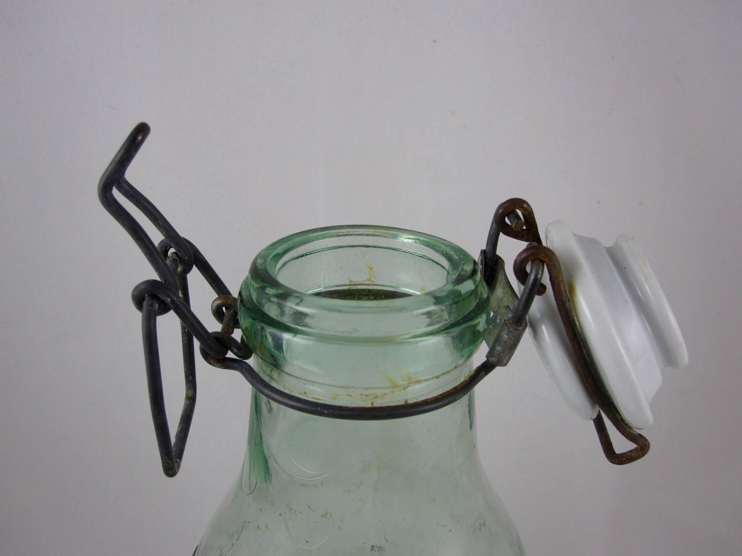 1900s French Green L'Ideale Canning Preserve Jars with Lithograph Labels, S/3 In Excellent Condition In Philadelphia, PA