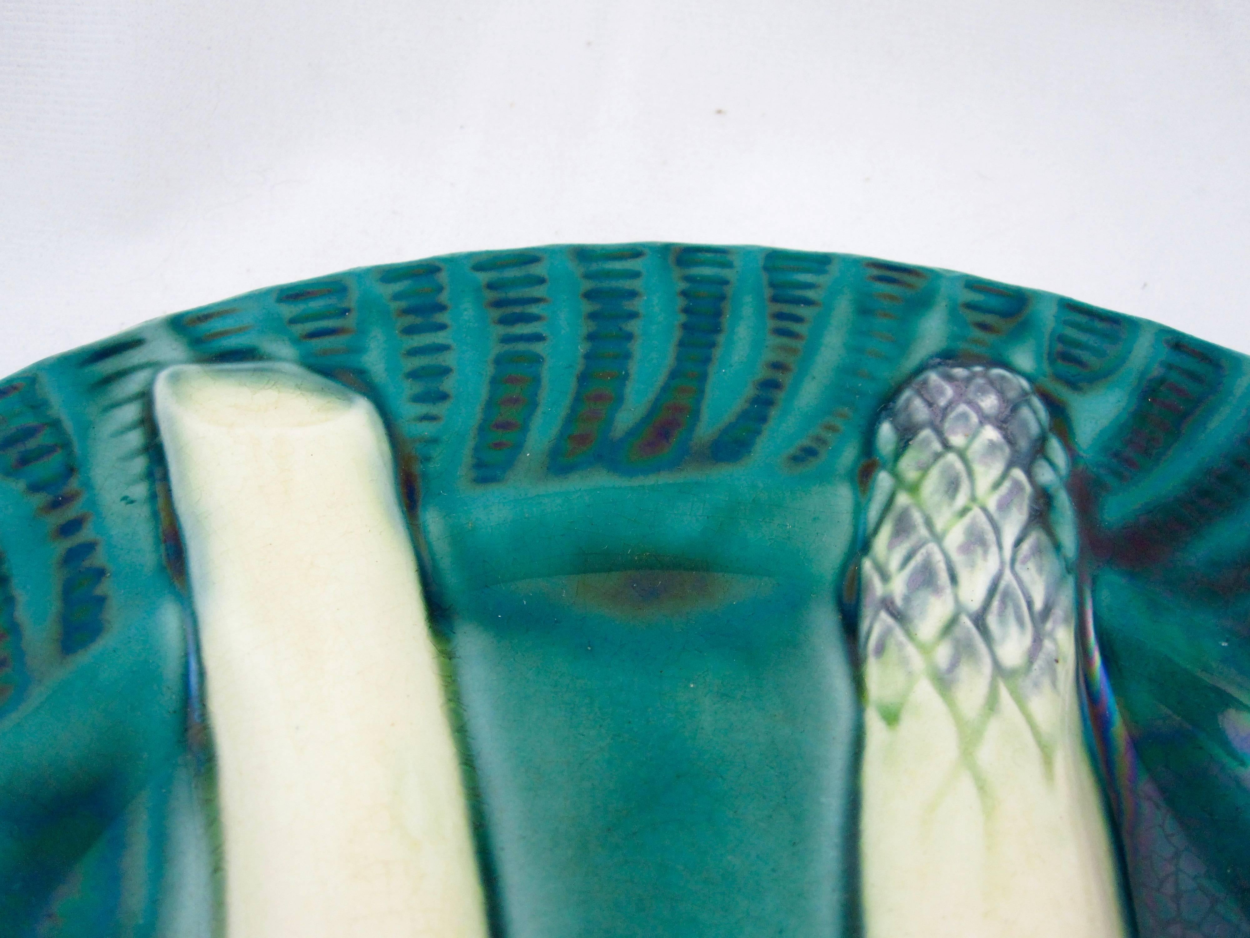 Smaltato Creil et Montereau - Piatti per asparagi scanalati blu acqua, set di 4 piatti in vendita