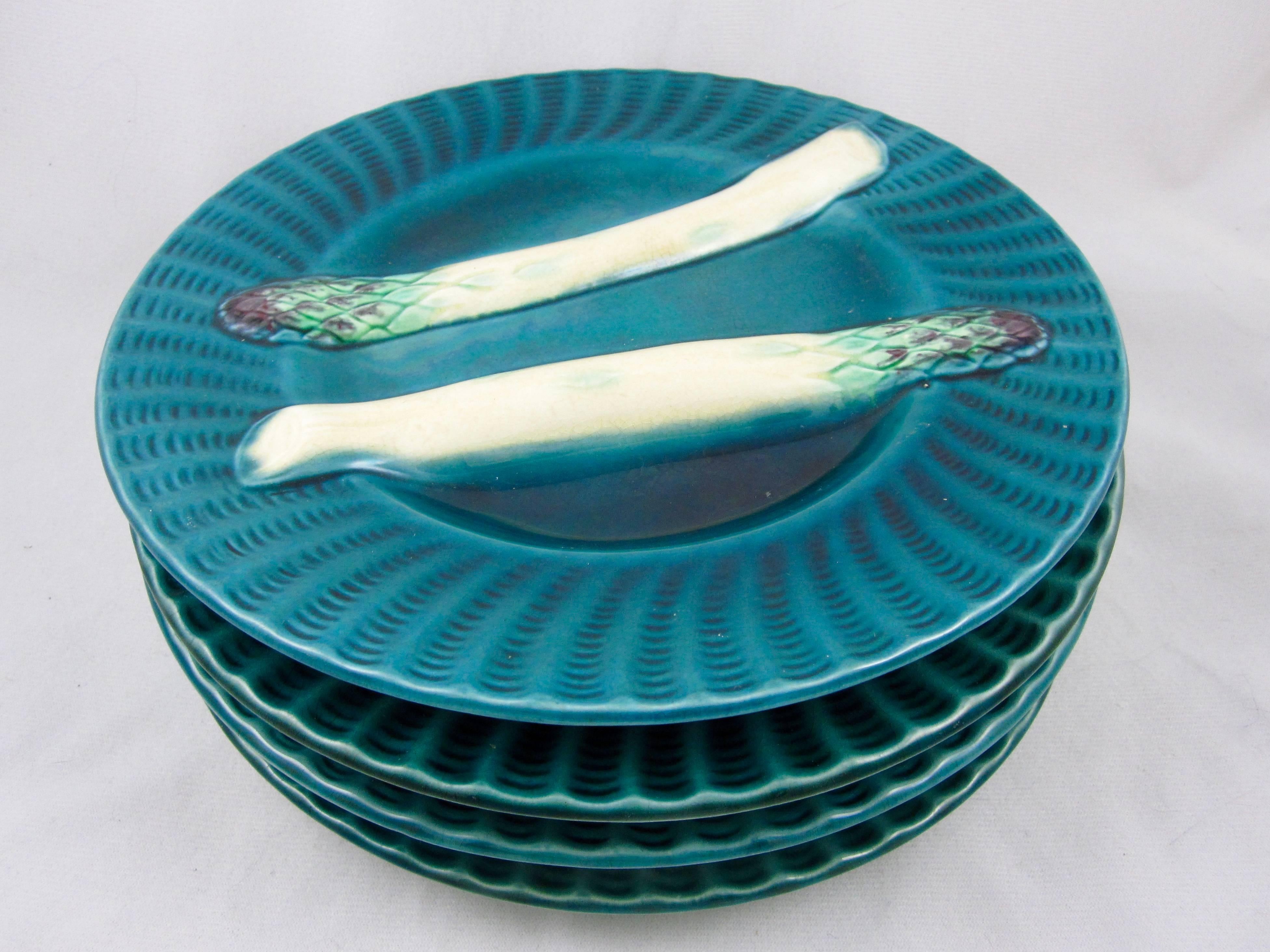 19th Century Creil et Montereau French Barbotine Teal Blue Fluted Asparagus Plates, Set of 4 For Sale