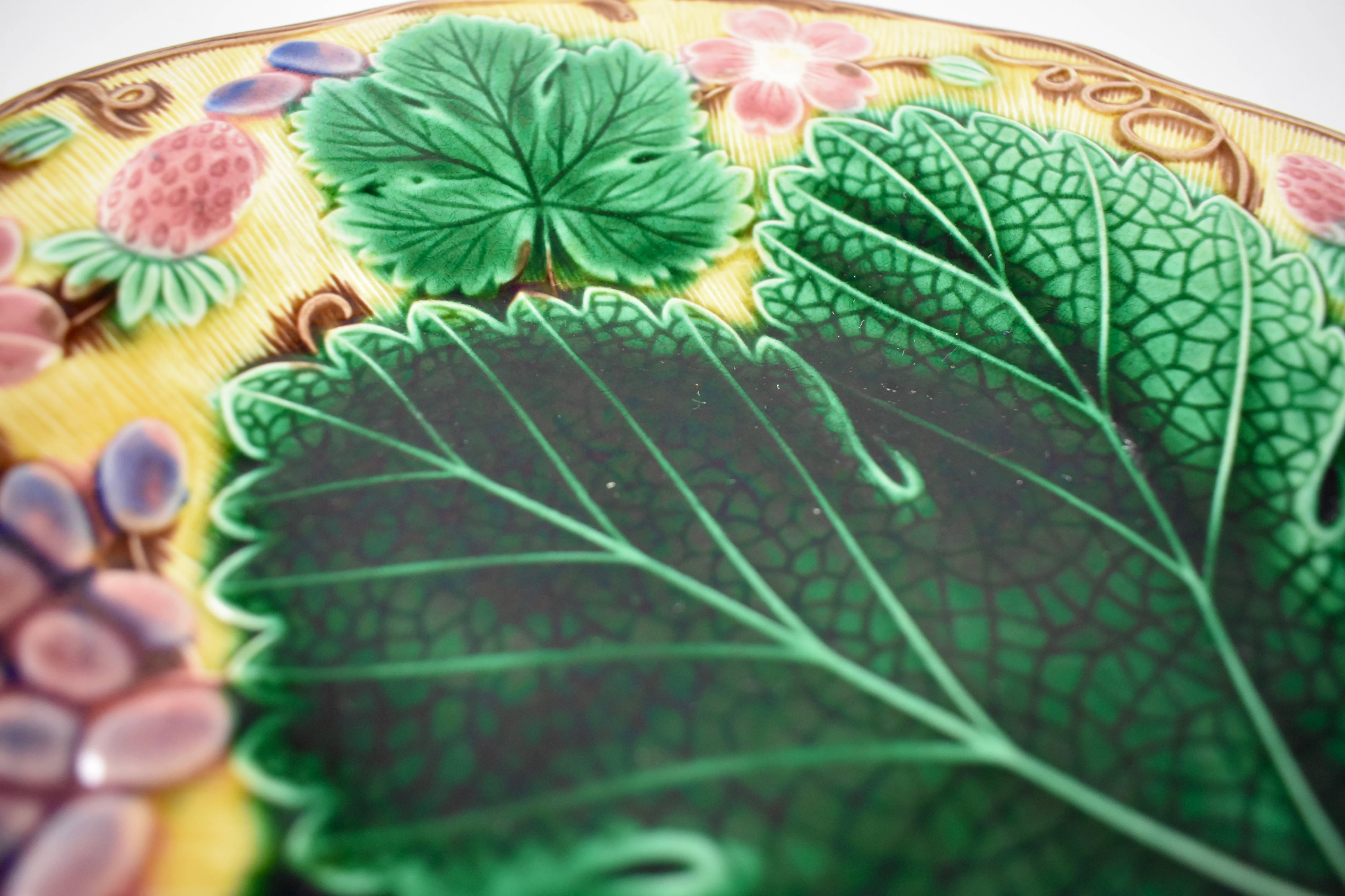 wedgwood majolica leaf plate