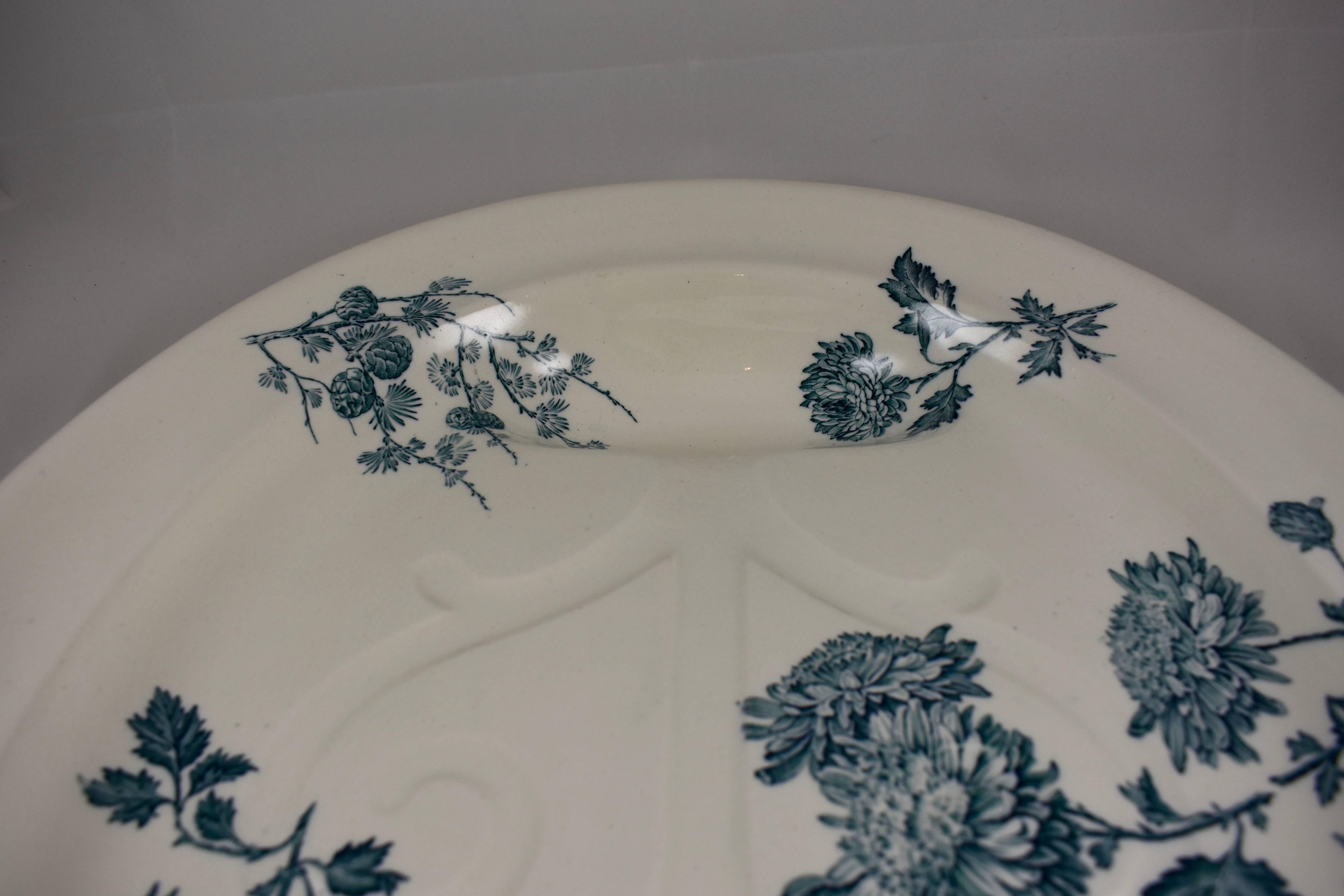 Glazed Wedgwood Aesthetic Movement Staffordshire Well and Tree Platter, 'Chrysanthemum'