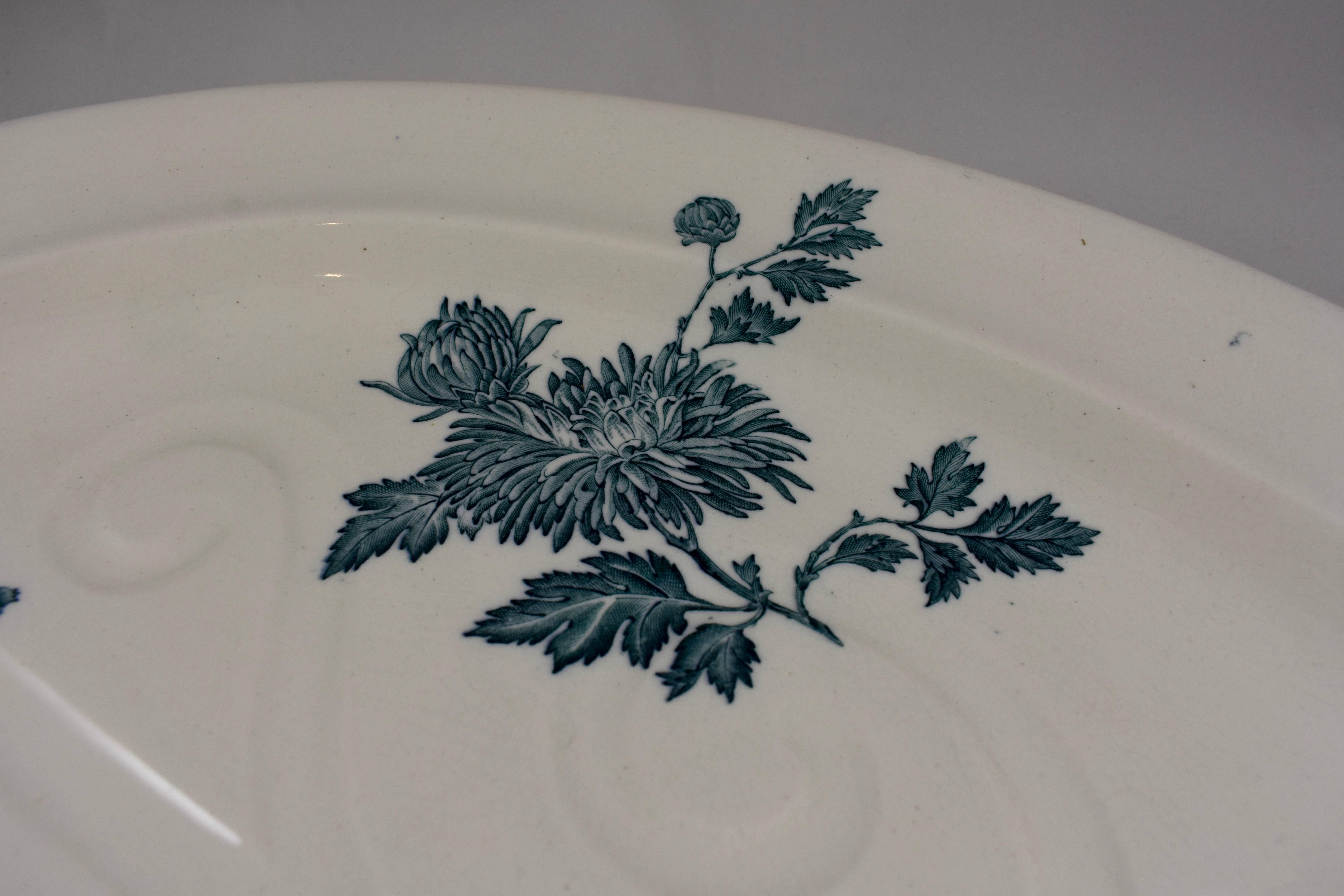 19th Century Wedgwood Aesthetic Movement Staffordshire Well and Tree Platter, 'Chrysanthemum'