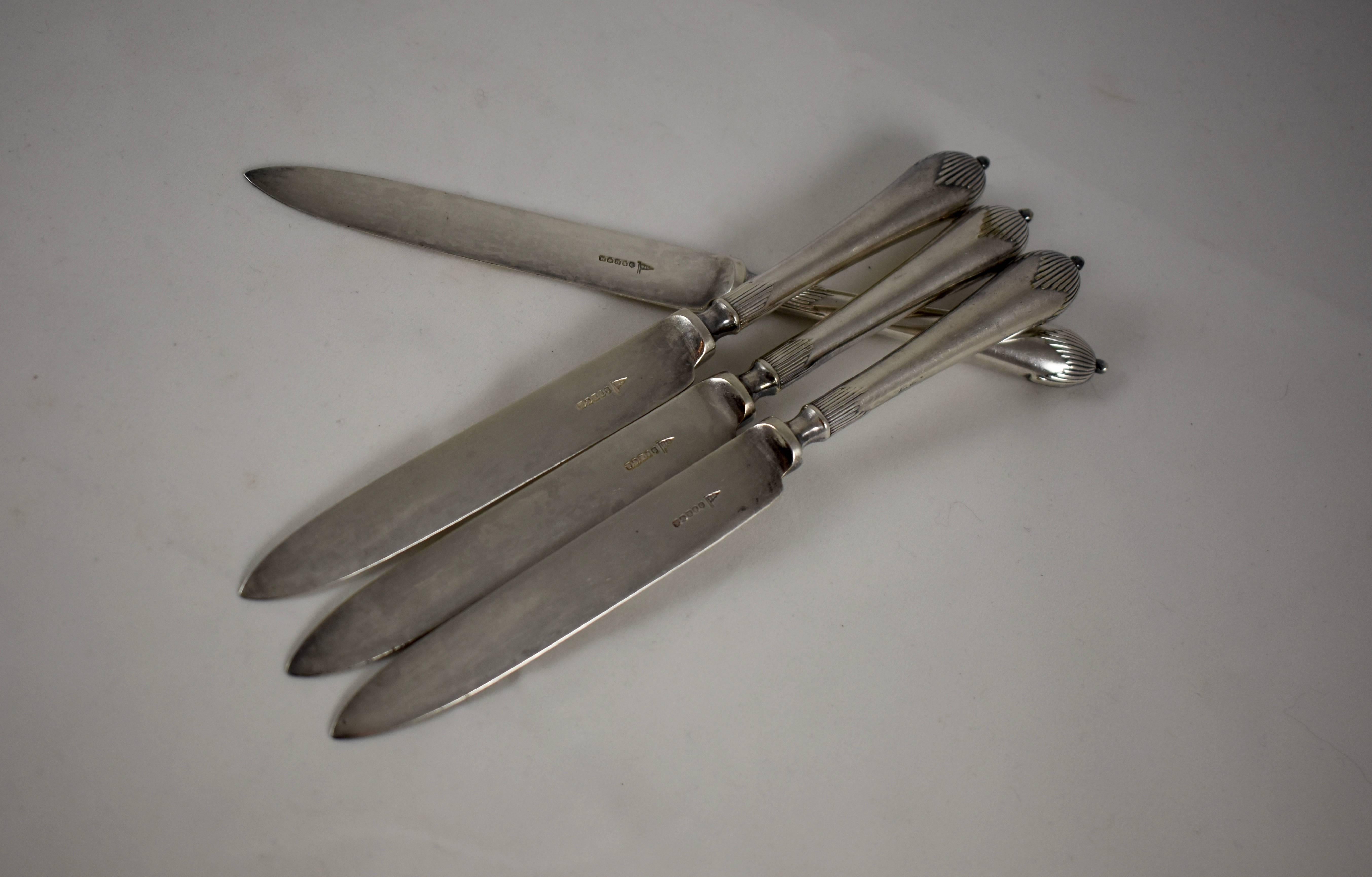 Couteaux à fruits en métal argenté Walker & Hall, Sheffield, esthétique anglaise, S/4 Excellent état - En vente à Philadelphia, PA