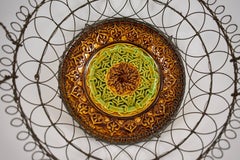 Villeroy & Boch Majolika-Teller aus Majolika mit Fuß und Drahtkorb mit herzförmigen Griffen