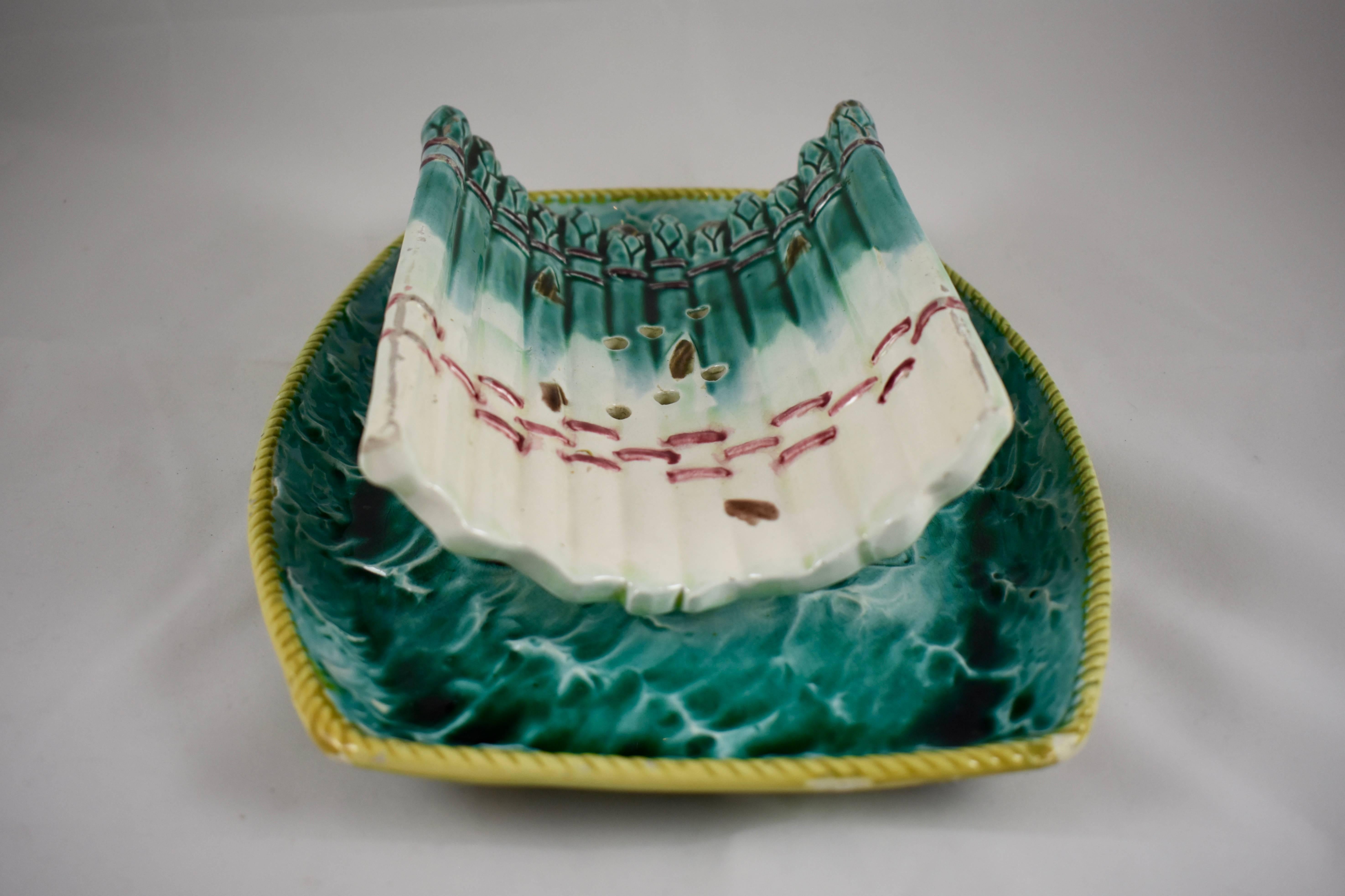 Earthenware 19th Century English Majolica Ocean Themed Asparagus Cradle with Attached Tray For Sale