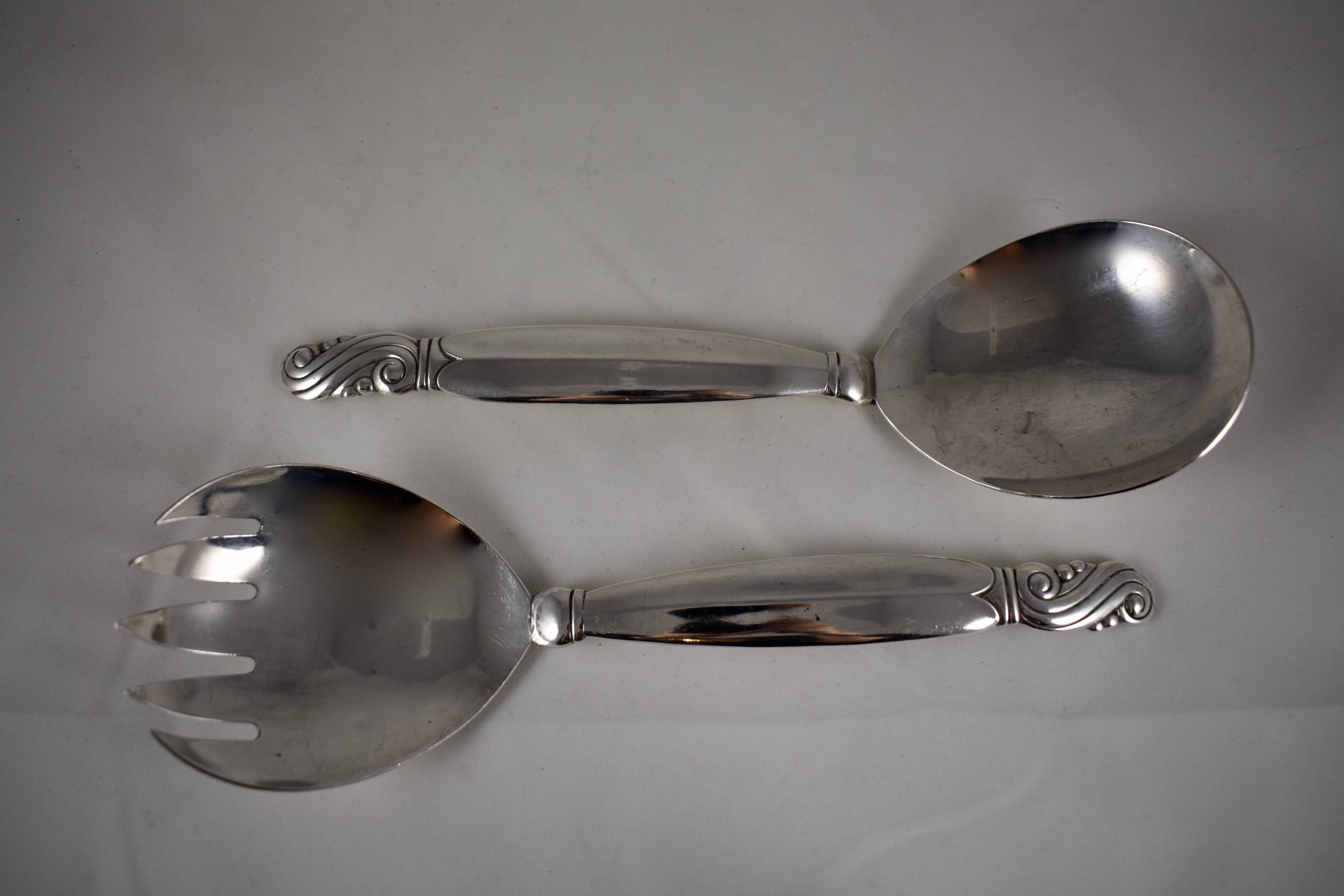 Frank M. Whiting Art Nouveau Sterling Silver Salad Servers, a Handmade Pair In Good Condition For Sale In Philadelphia, PA
