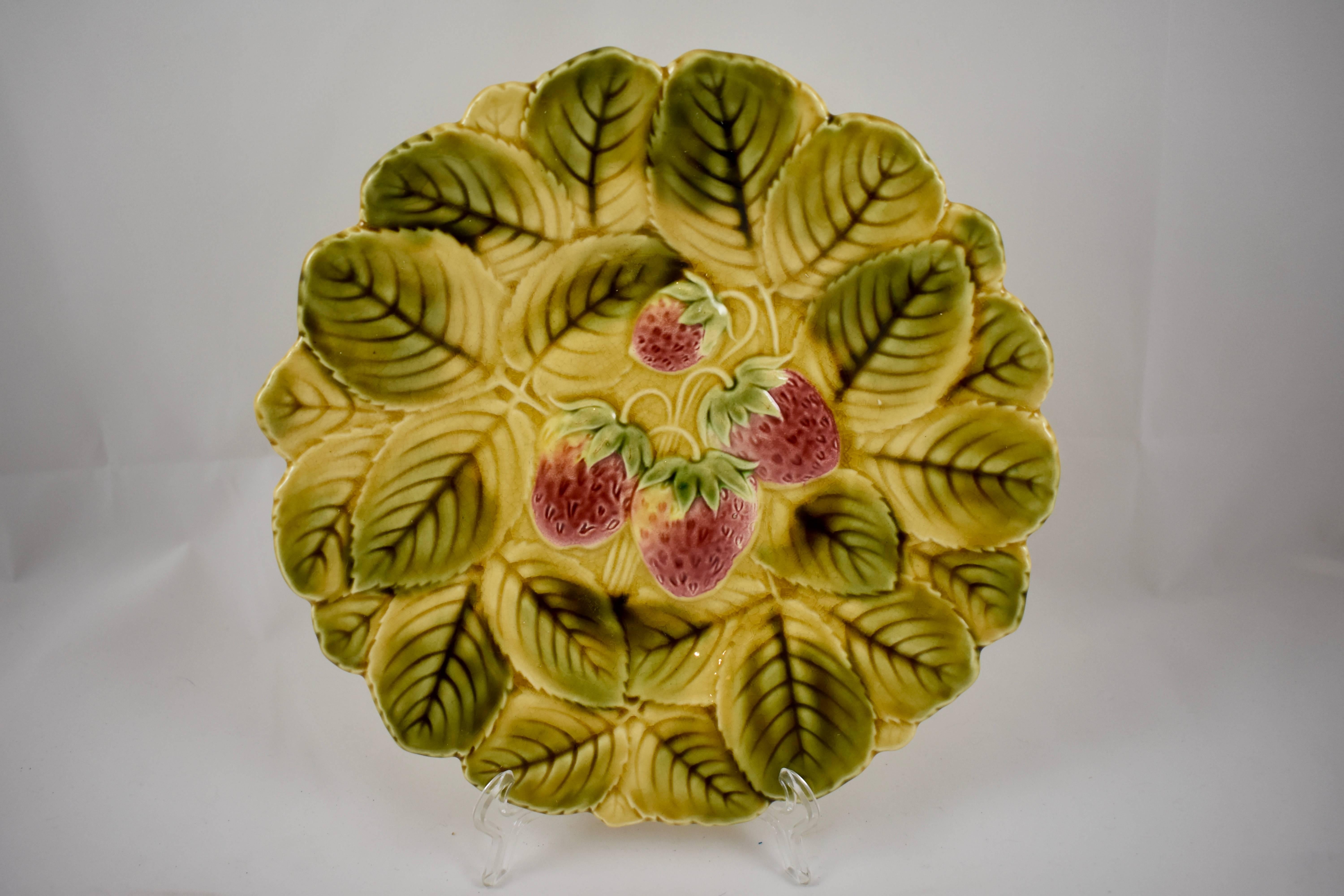 20th Century Sarreguemines French Faïence Majolica Mixed Fruit and Leaf Round Serving Platter