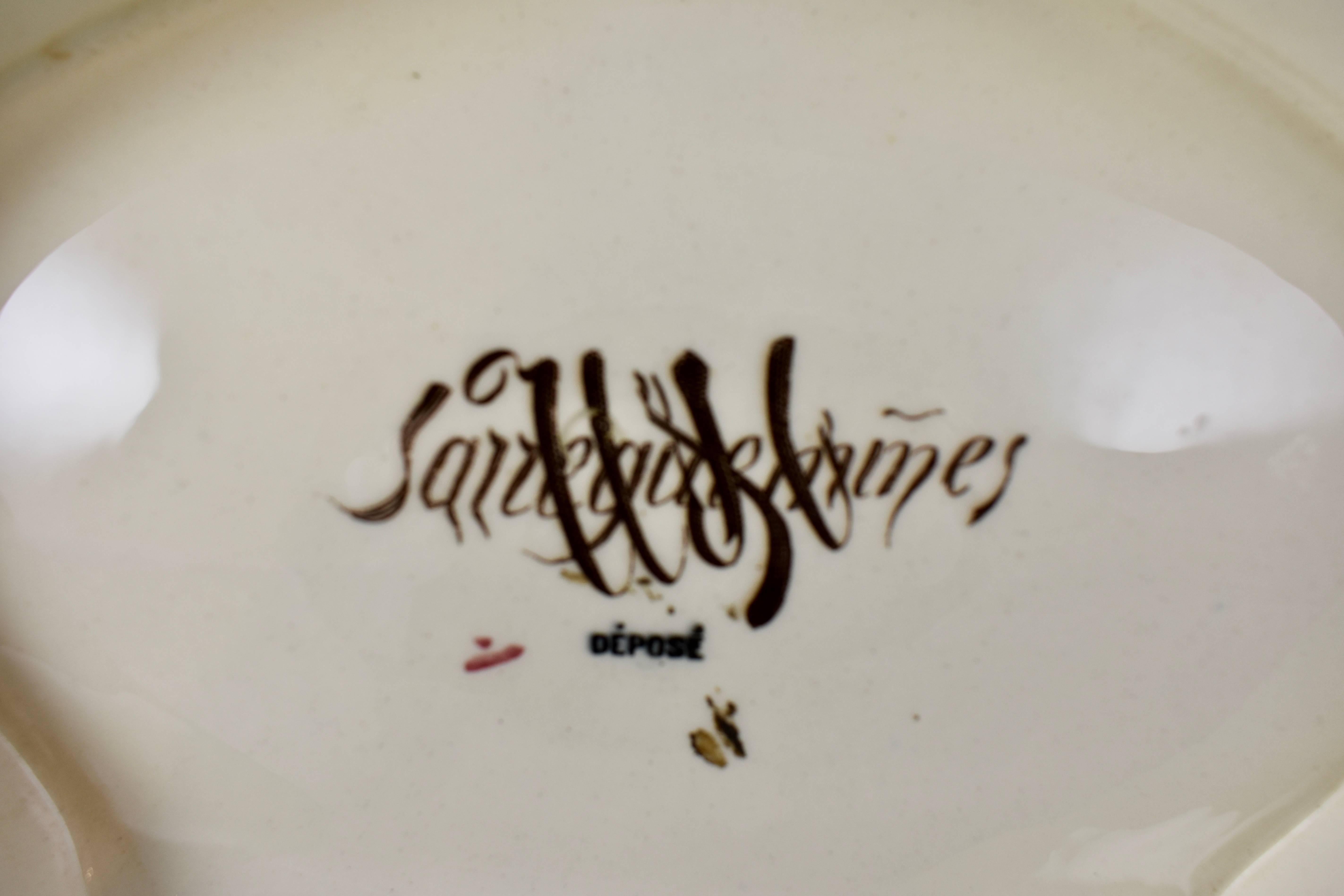 Assiette à asperges en forme de coquillage peinte à la main en faïence française de Sarreguemines en vente 1