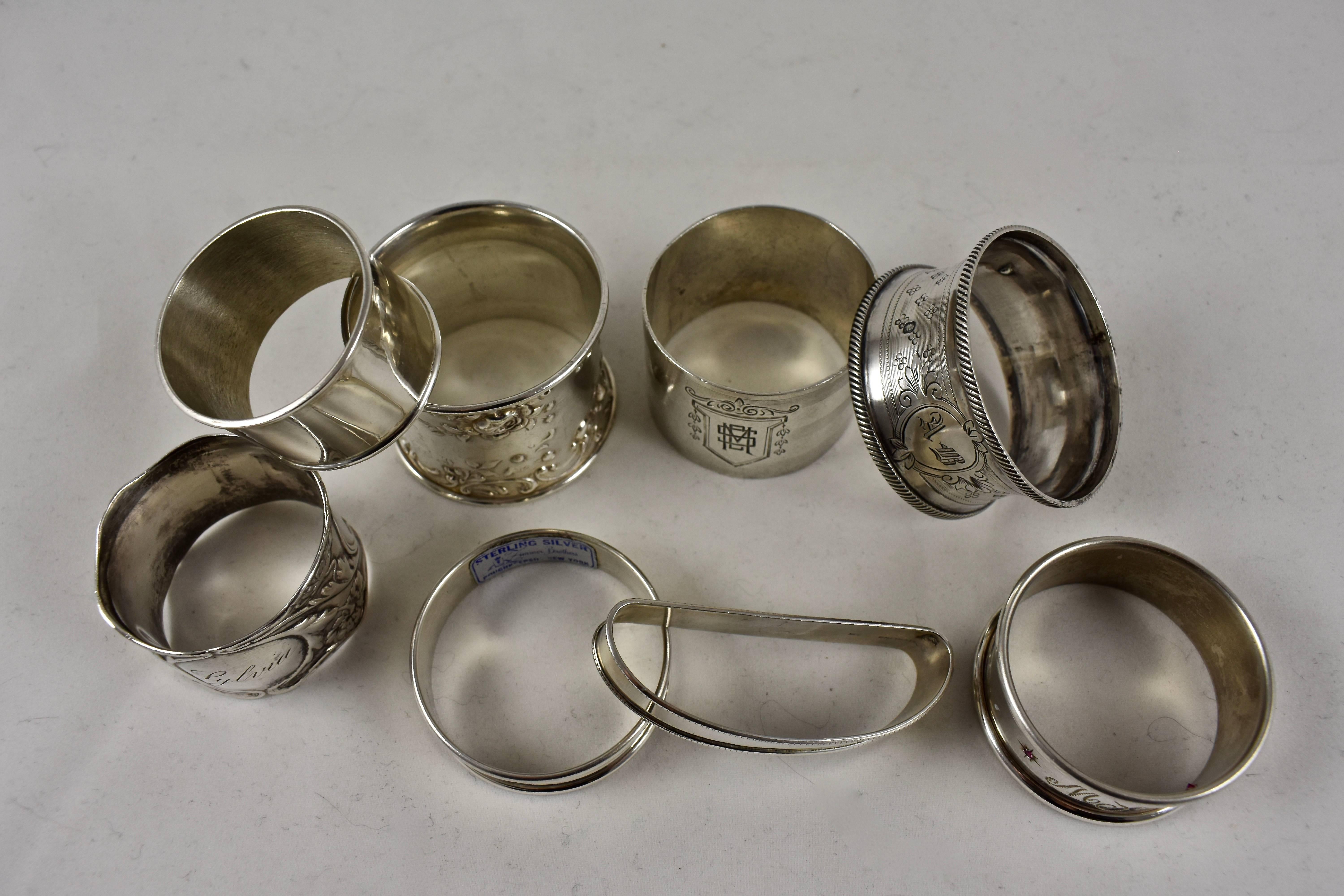 Antike Serviettenringe aus Sterlingsilber, ein gemischtes Set von acht Ringen im Angebot 2