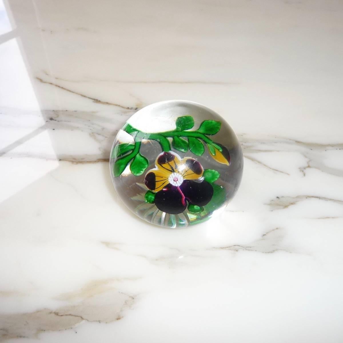 French Baccarat, Beautiful Victorian Vintage Paperweight