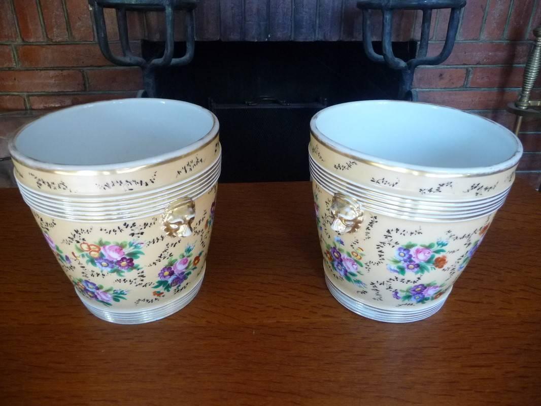 19th Century Pair of Cachepot in Porcelain of Paris In Excellent Condition For Sale In Grenoble, FR