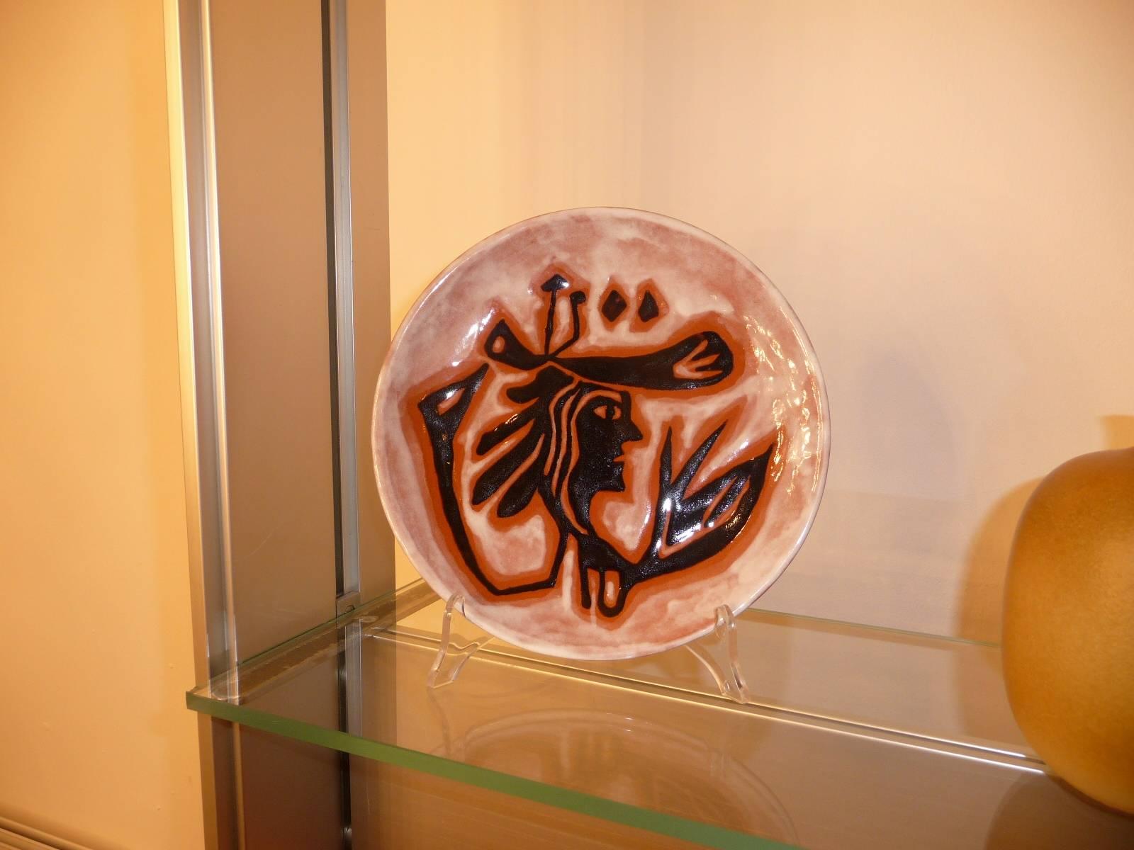 Surreal Glazed Pottery Plate by Jean Lurçat, France, circa 1920s-1930s In Excellent Condition For Sale In Grenoble, FR