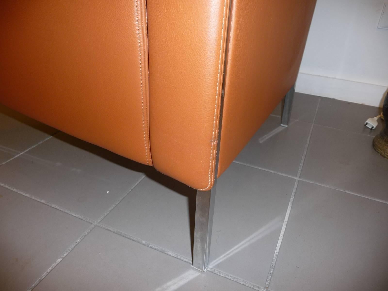italien Paire de fauteuils Moroso en acier au design en cuir par Enrico Franzolini