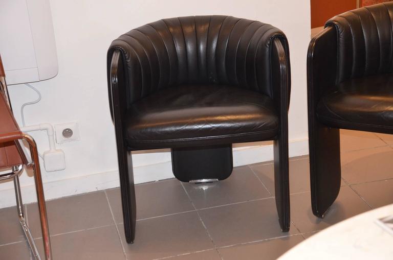 Poltrona Frau, Pair of Vintage Black Leather Armchairs Dinette by Luigi  Massoni at 1stDibs