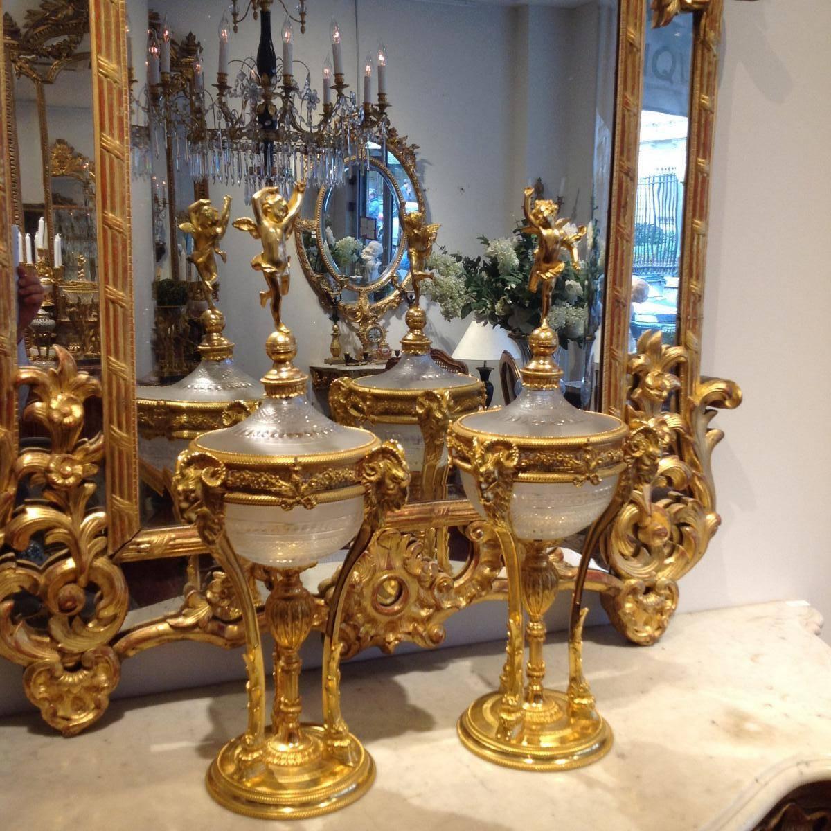 Large Gilded Wood and Mercury Glass Mirror Regency, Early 19th Century In Excellent Condition For Sale In Grenoble, FR