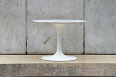 Eero Saarinen Gueridon, End Table, Coffee Table, Knoll Tulip