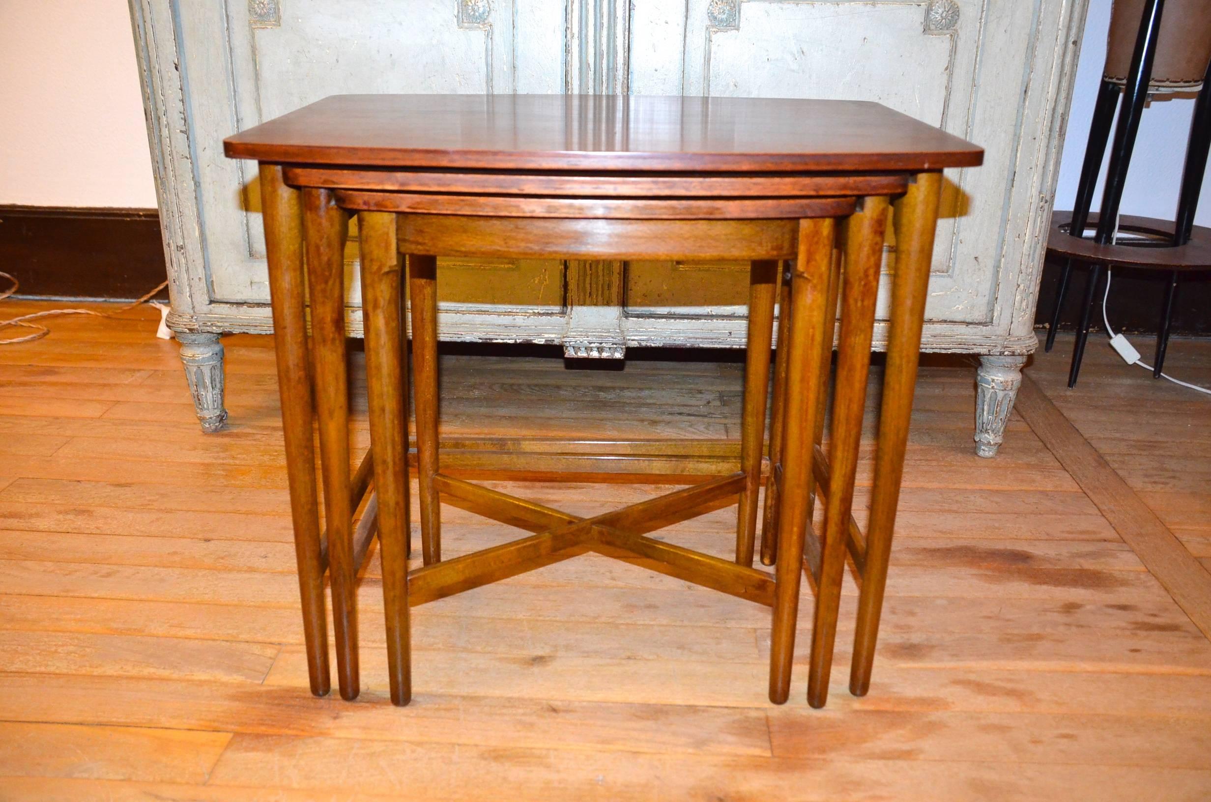 Nesting Table in Pallisandre by Fritz Hansen, 1952 In Excellent Condition For Sale In Grenoble, FR