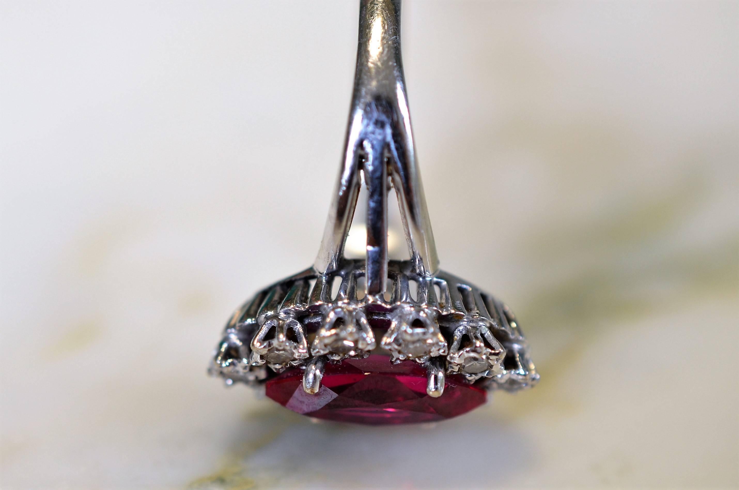 Ring in 18-Karat White Gold with Rubies and Diamonds For Sale 3
