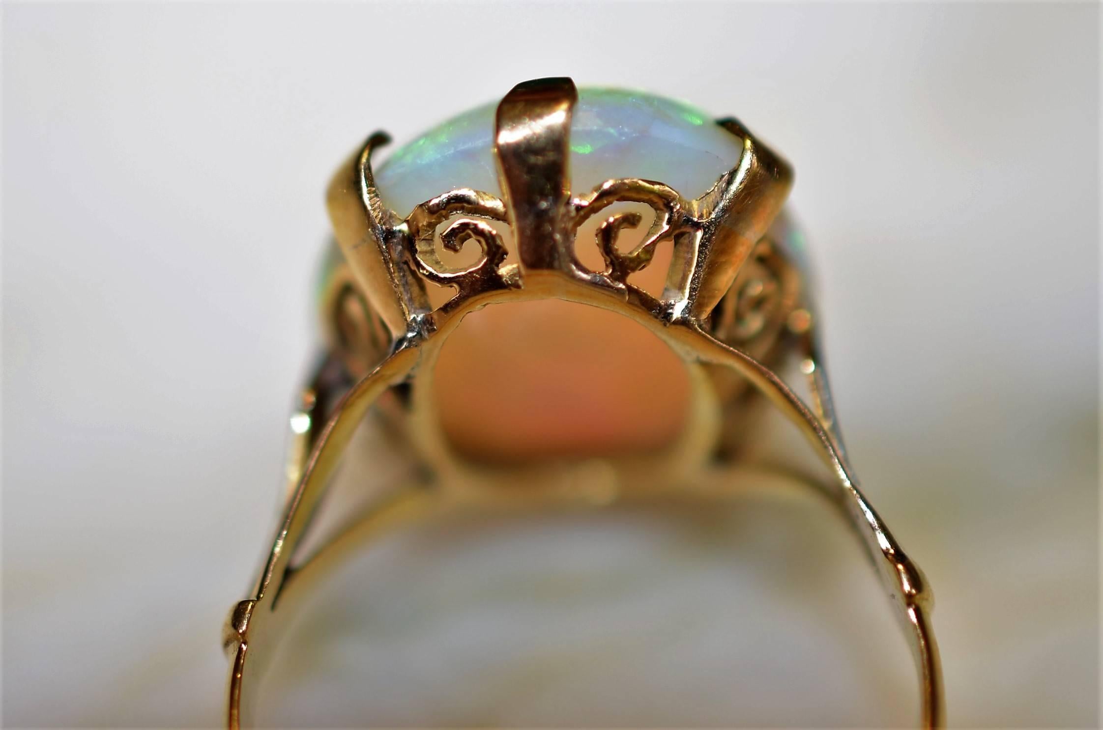 French Vintage Gold 18-Karat Ring with Opal For Sale