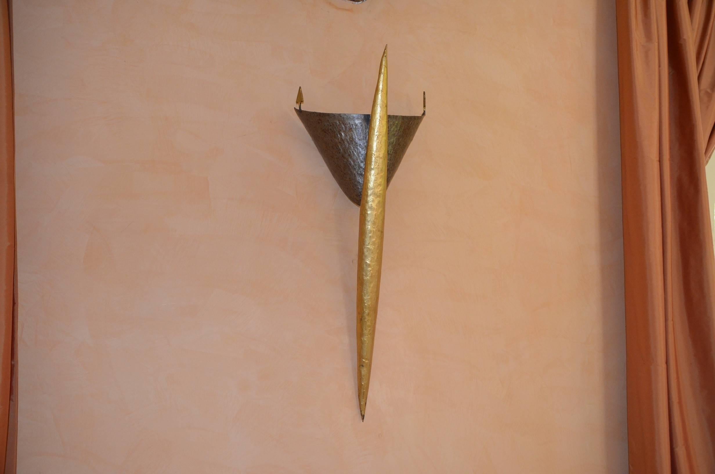Brutalist Sconce Wrought Iron Wall Lamp by Jean-Jacques Argueyrolles, France For Sale 3
