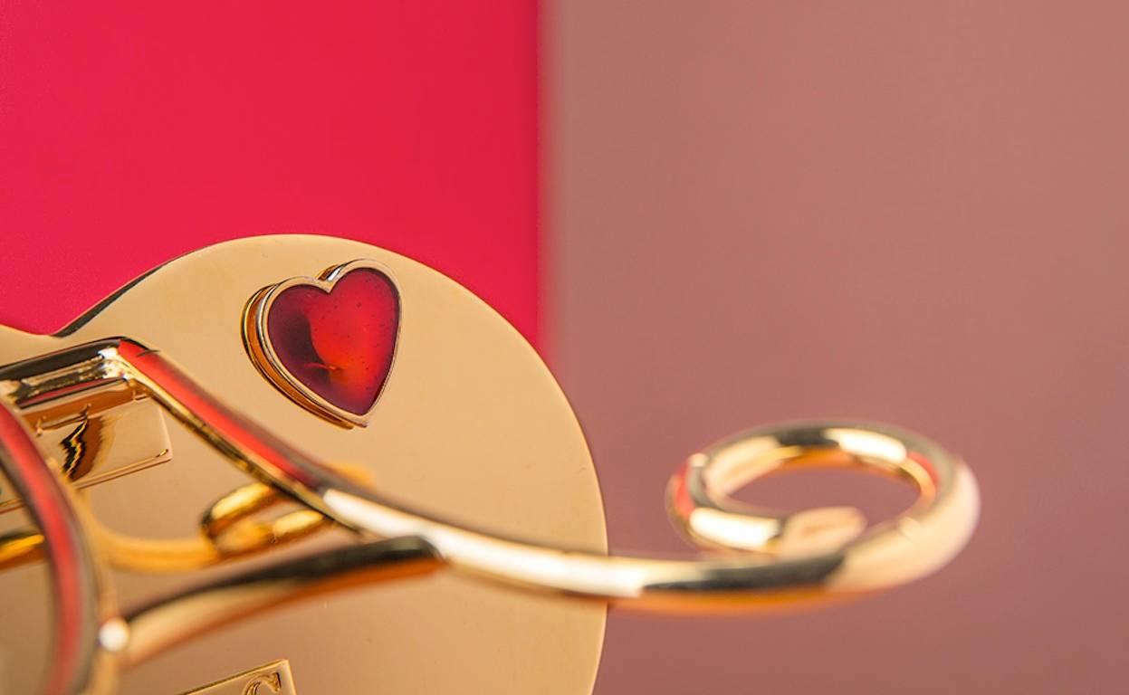 Portafoto italiano in ottone dorato Laura G Heart Gold in vendita 2