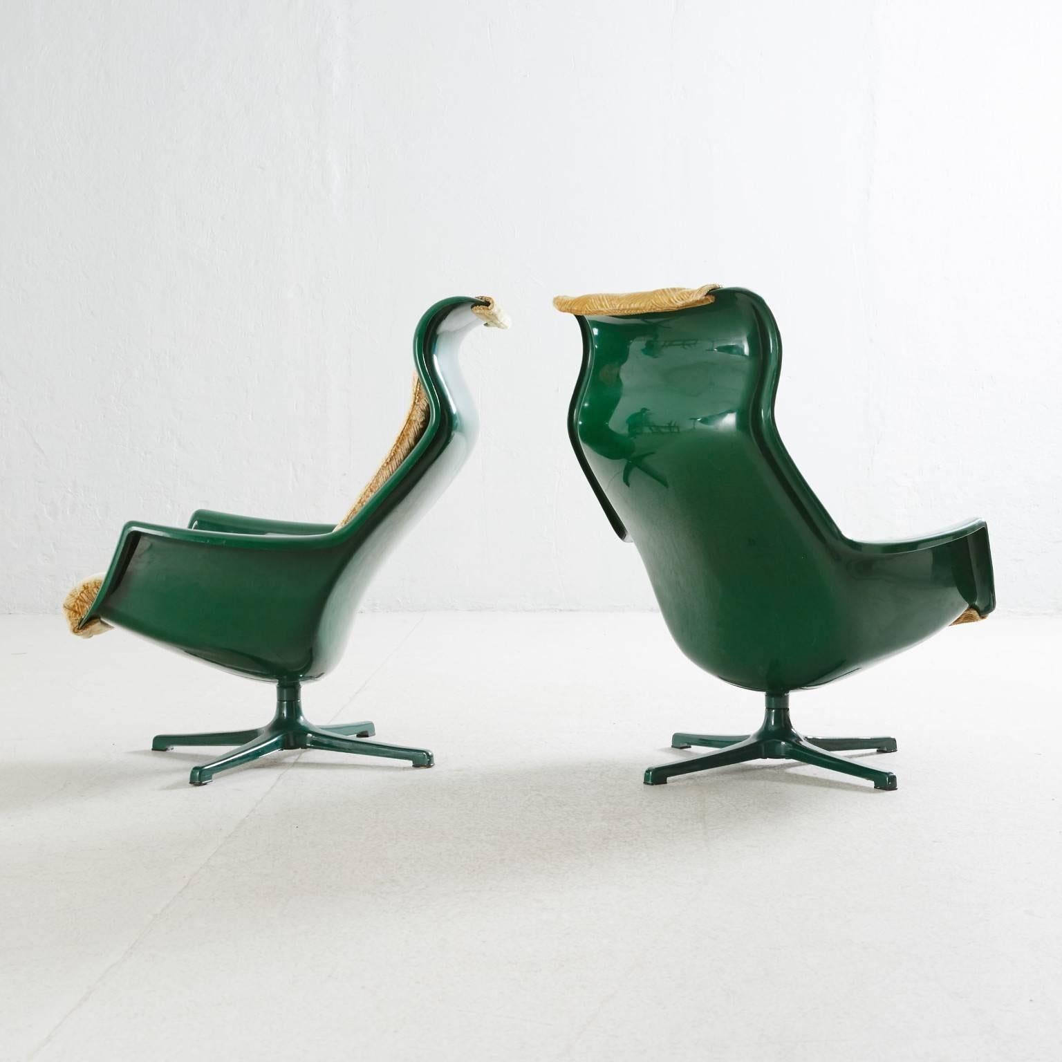 Rare Green and Gold Yngvar Sandström and Alf Svennson Galaxy Chairs In Excellent Condition In Mere, GB