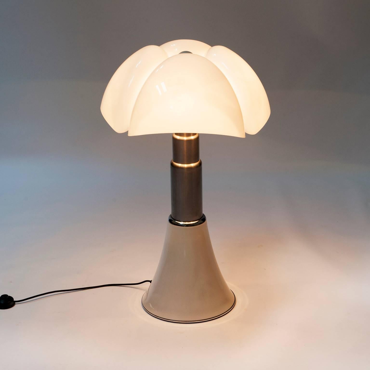 Mid-Century Modern Martinelli Pipistrello Lamp