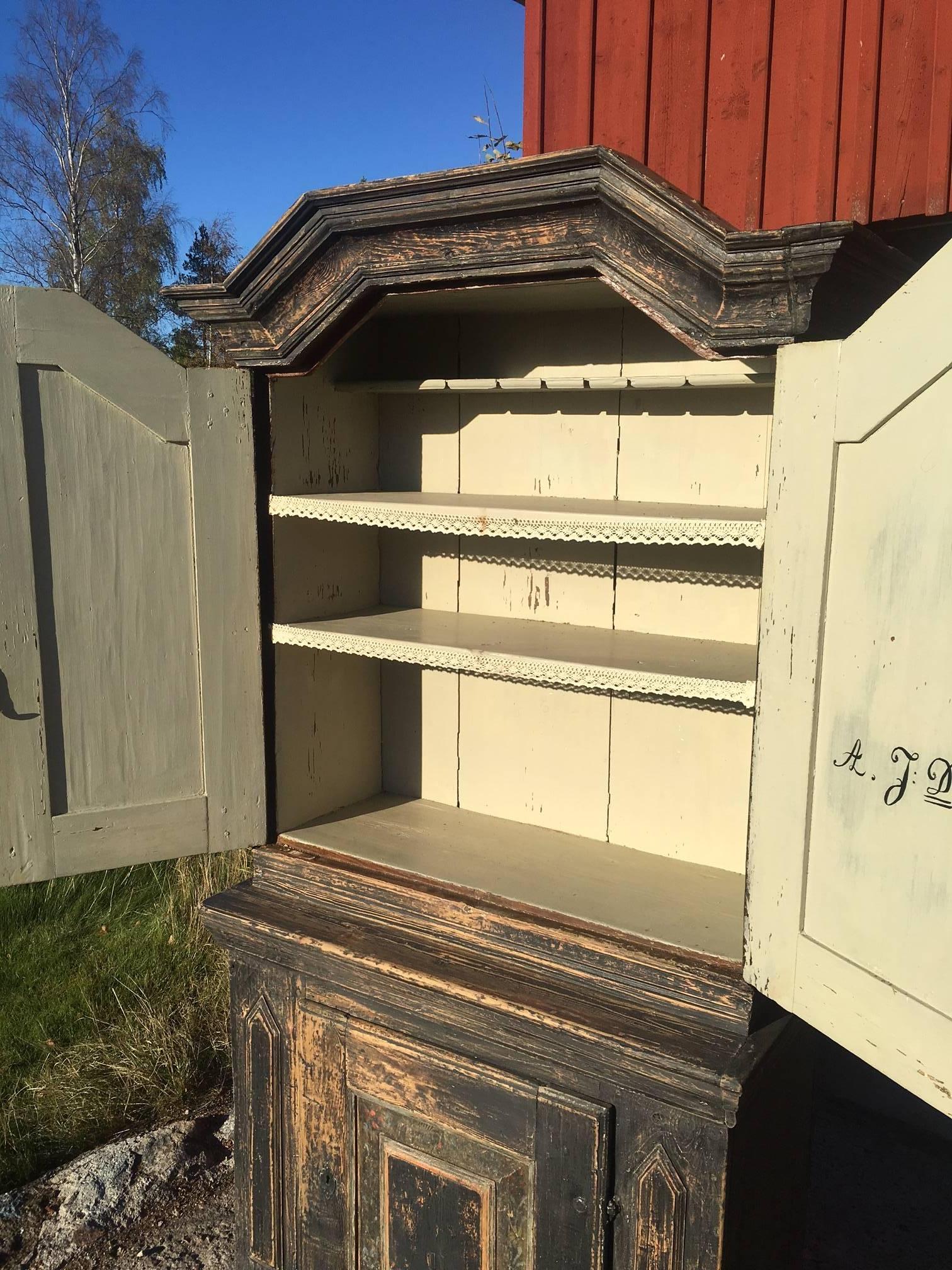 19th Century Swedish Cabinet In Good Condition In Stockholm, SE
