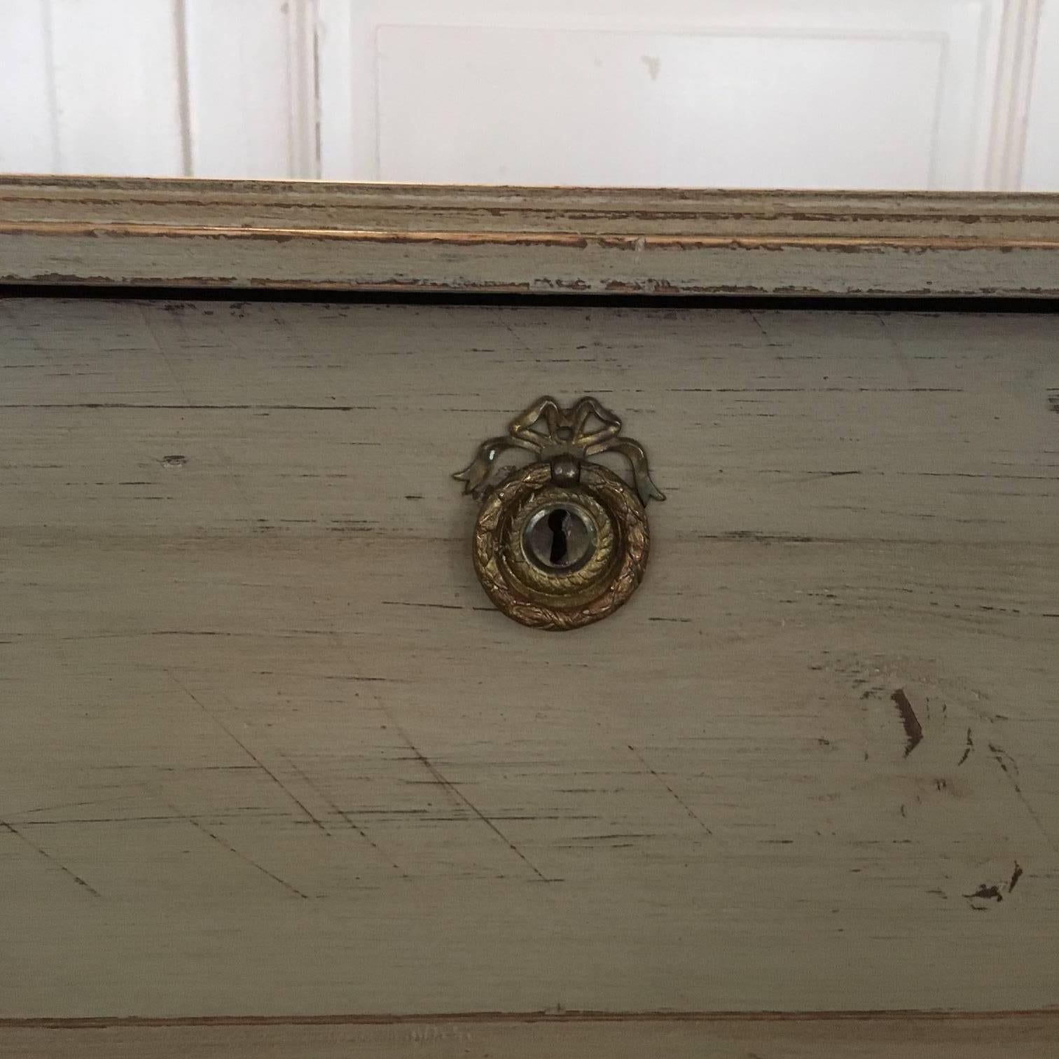 19th Century Swedish Gustavian Style Chest of Drawers In Good Condition In Stockholm, SE